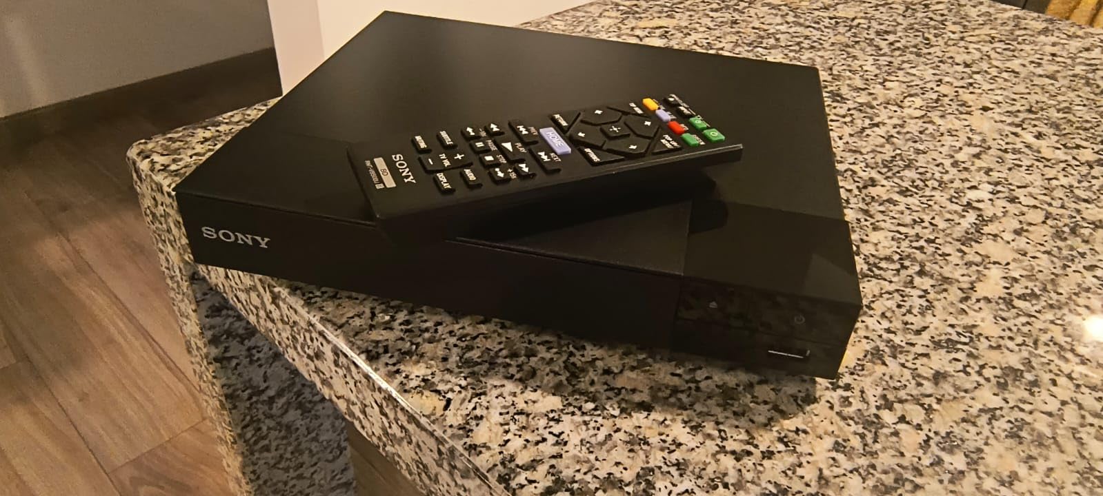 Sony BDP-S1700U Blu-ray DVD Player Dolby Digital TrueHD/DTS and DVD upscaling, with Included HDMI Cable, 2025 Model customer photo 2