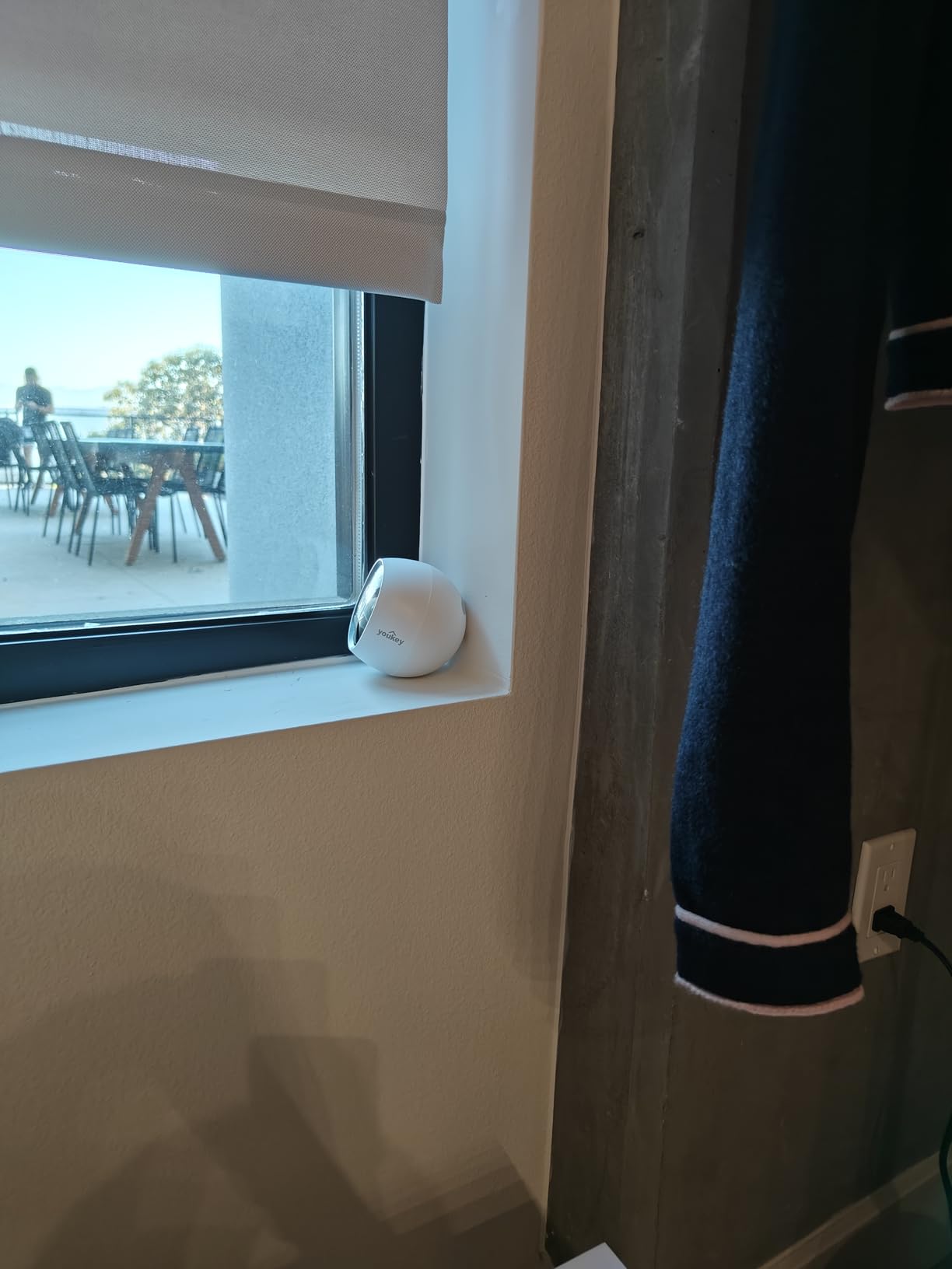 youkey S320 Magnetic Wire-Free Camera 2.5K QHD Security Camera with Dual Band WiFi 6, Built-in 8GB Storage, Color Night Vision, AI Human Pet Detection, IP65, No Monthly Fees customer photo 1