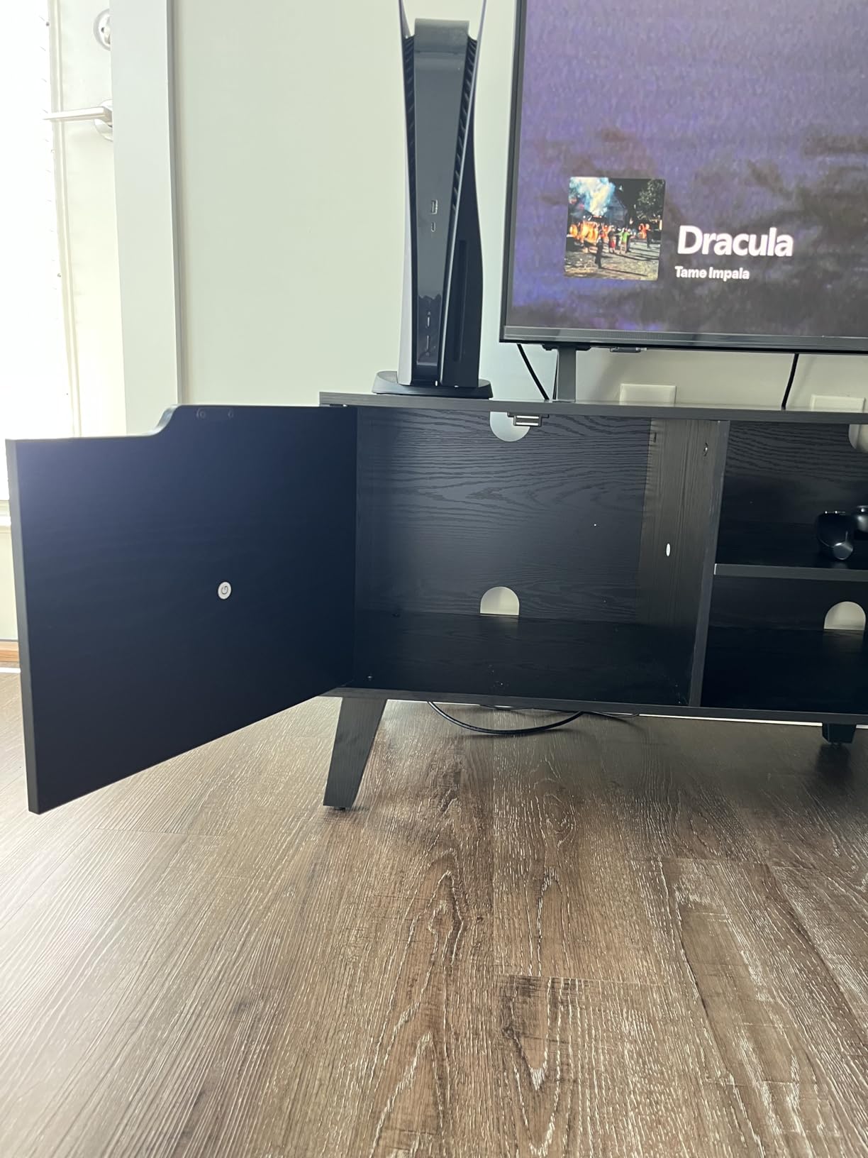 VASAGLE TV Stand for 65-Inch TVs, Entertainment Center with Adjustable Shelf, 58-Inch Long Media Console Table, Transitional Style, for Living Room, Bedroom, Honey Brown ULTV556K01 customer photo 1