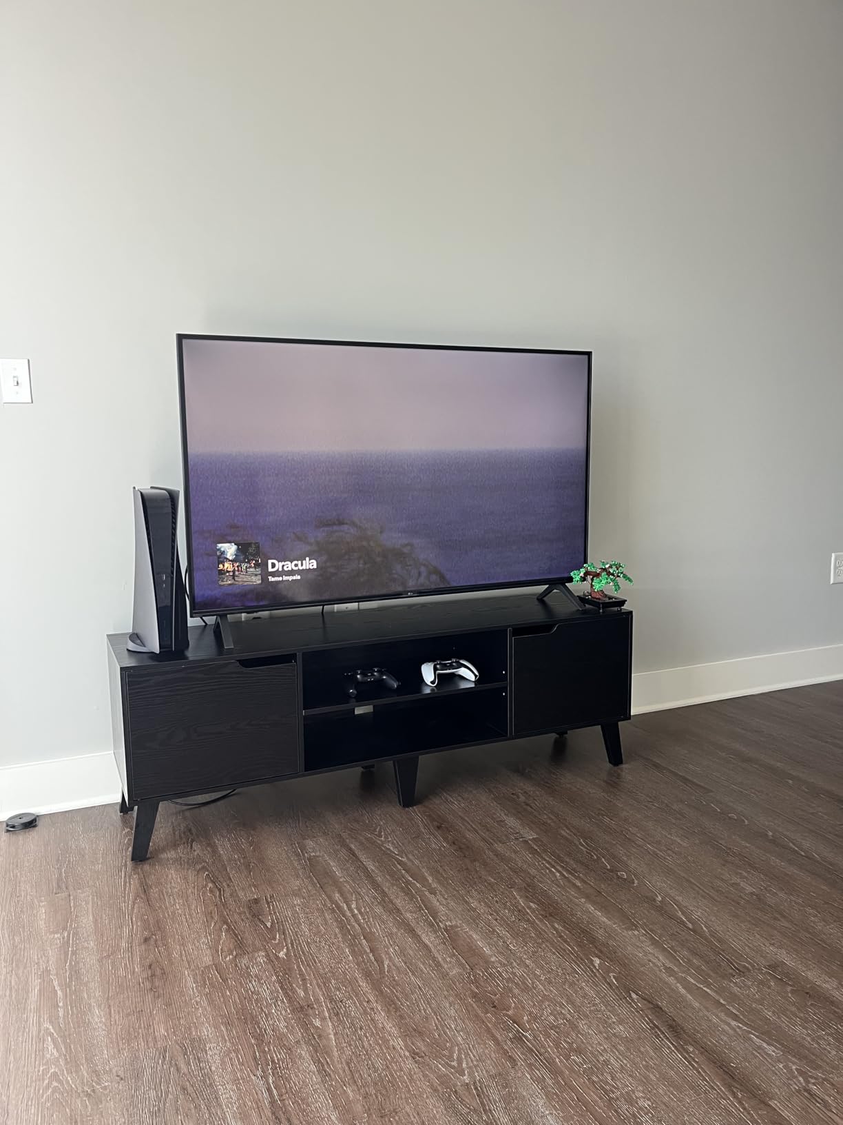 VASAGLE TV Stand for 65-Inch TVs, Entertainment Center with Adjustable Shelf, 58-Inch Long Media Console Table, Transitional Style, for Living Room, Bedroom, Ebony Black ULTV556B01 customer photo 2