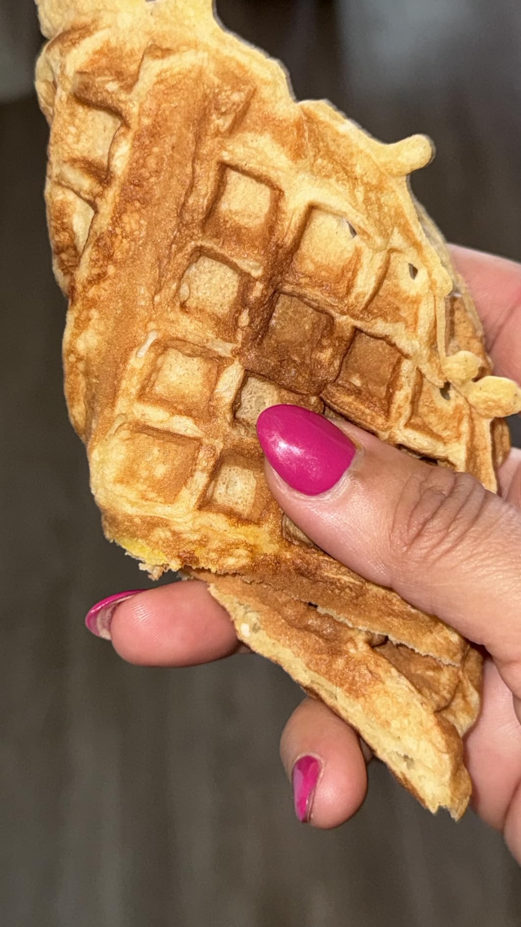 Cuisinart Waffle Maker, 1250W Round Classic Waffle Iron, 5-Setting Adjustable Browning Control, WMR-CANAS, Brushed Stainless customer photo 2