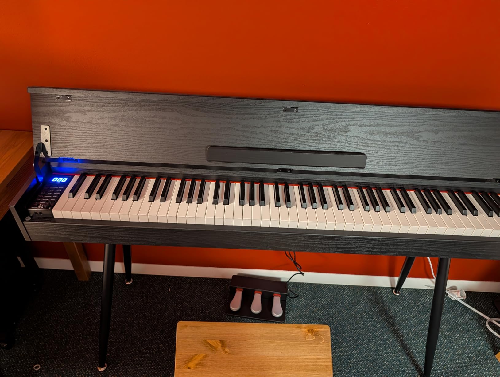 Digital Piano 88 Key Weighted Keyboard, Full-Size Desk Progressive Hammer-Action Electric Piano For Beginners, With Sheet Music Stand, Pedal, Power Adapter, Headphone Mode, USB-MIDI customer photo 1