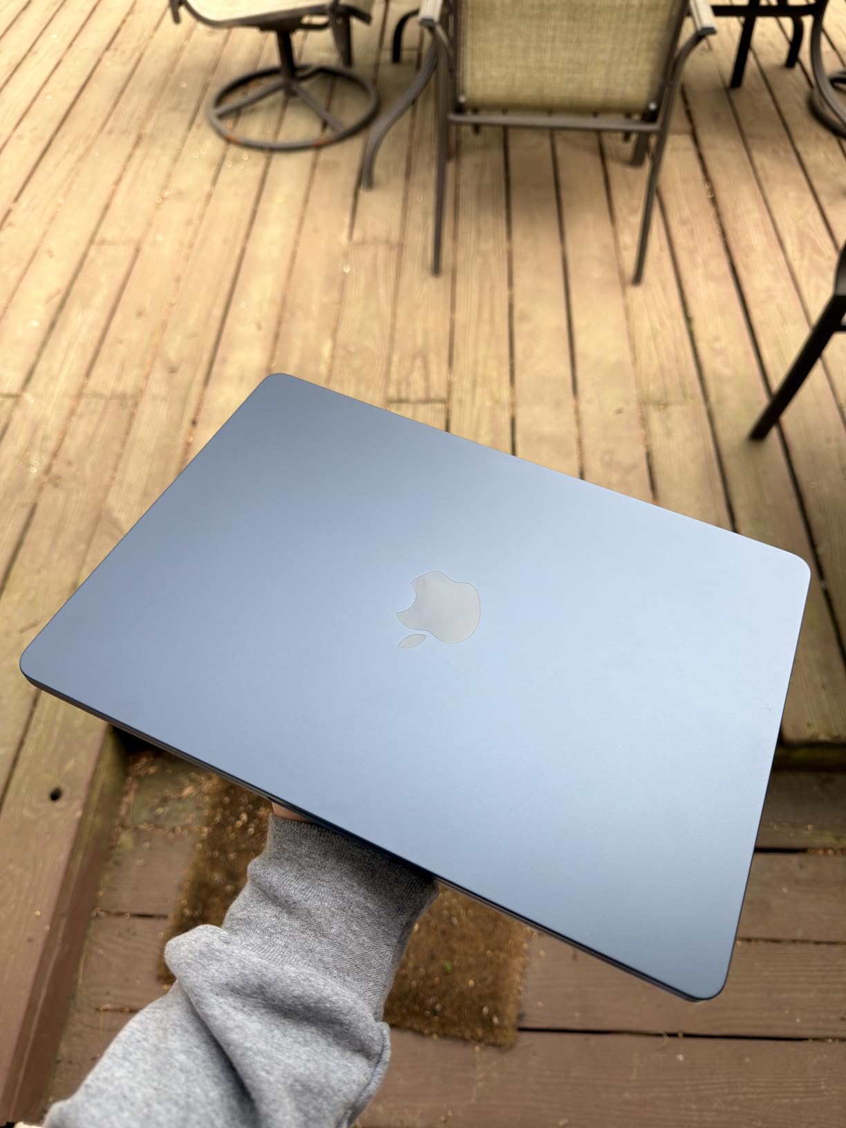 Apple 2025 MacBook Air 13-inch Laptop with M4 chip: Built for Apple Intelligence, 13.6-inch Liquid Retina Display, 16GB Unified Memory, 256GB SSD Storage, 12MP Center Stage Camera, Touch ID; Midnight customer photo 1