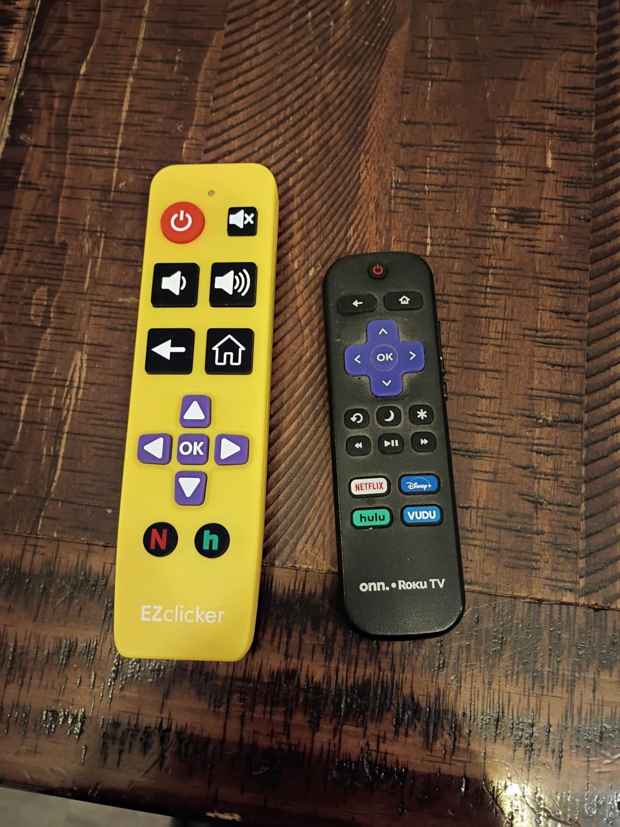 Roku Replacement TV Remote Compatible with Roku TV's ONLY (Black) Big Button TV Remote Control, Simple and Easy to Use, NOT Compatible with Roku Stick or Box customer photo 1
