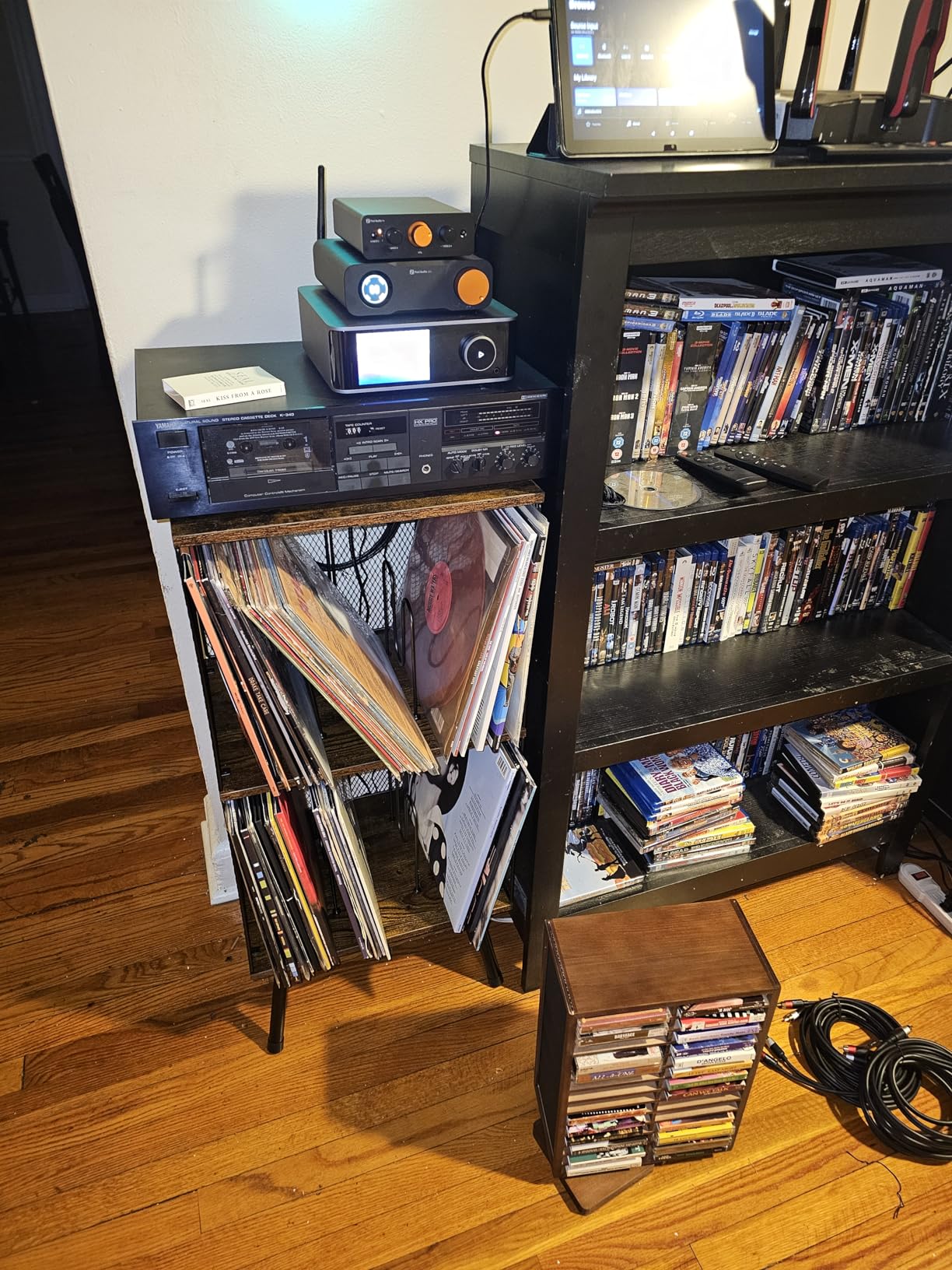 X-cosrack 3-Tier Record Player Stand, Turntable Stand with Storage up to 200 Albums, Corner Vinyl Record Holder with Adjustable Divider, Mid-Century Record Table Vinyl Storage for Bedroom Living Room customer photo 1