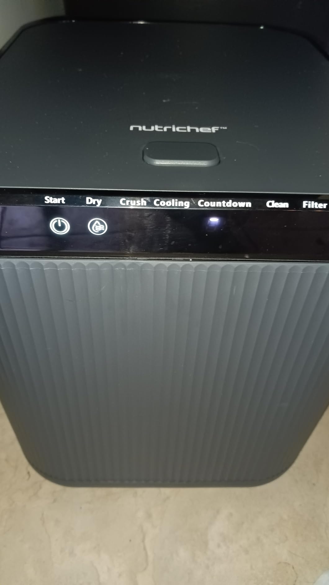 NutriChef Electric Kitchen Composter | 3 Quart Food Recycler | Food Waste Compost Bin for Countertop | 1 Button to Compost, Easy to Clean Composter Bucket | Low Noise, Odorless & Auto Clean | White customer photo 2