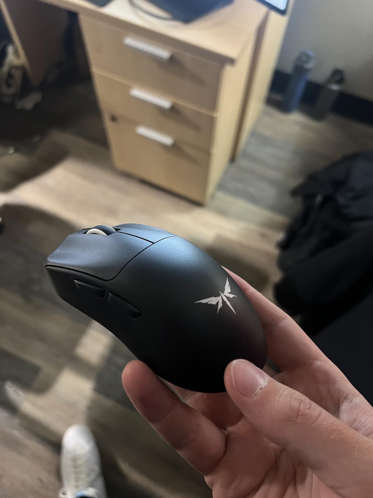 VGN Dragonfly F1 MOBA Wireless Gaming Mouse, 55g Ultralight, PAW3395 26K DPI Optical Sensor, Optimized Tactile Click Feel, Anti-Slip Silver Coating Grip, 4000Hz Polling Supported, Esports Mouse, Black customer photo 2