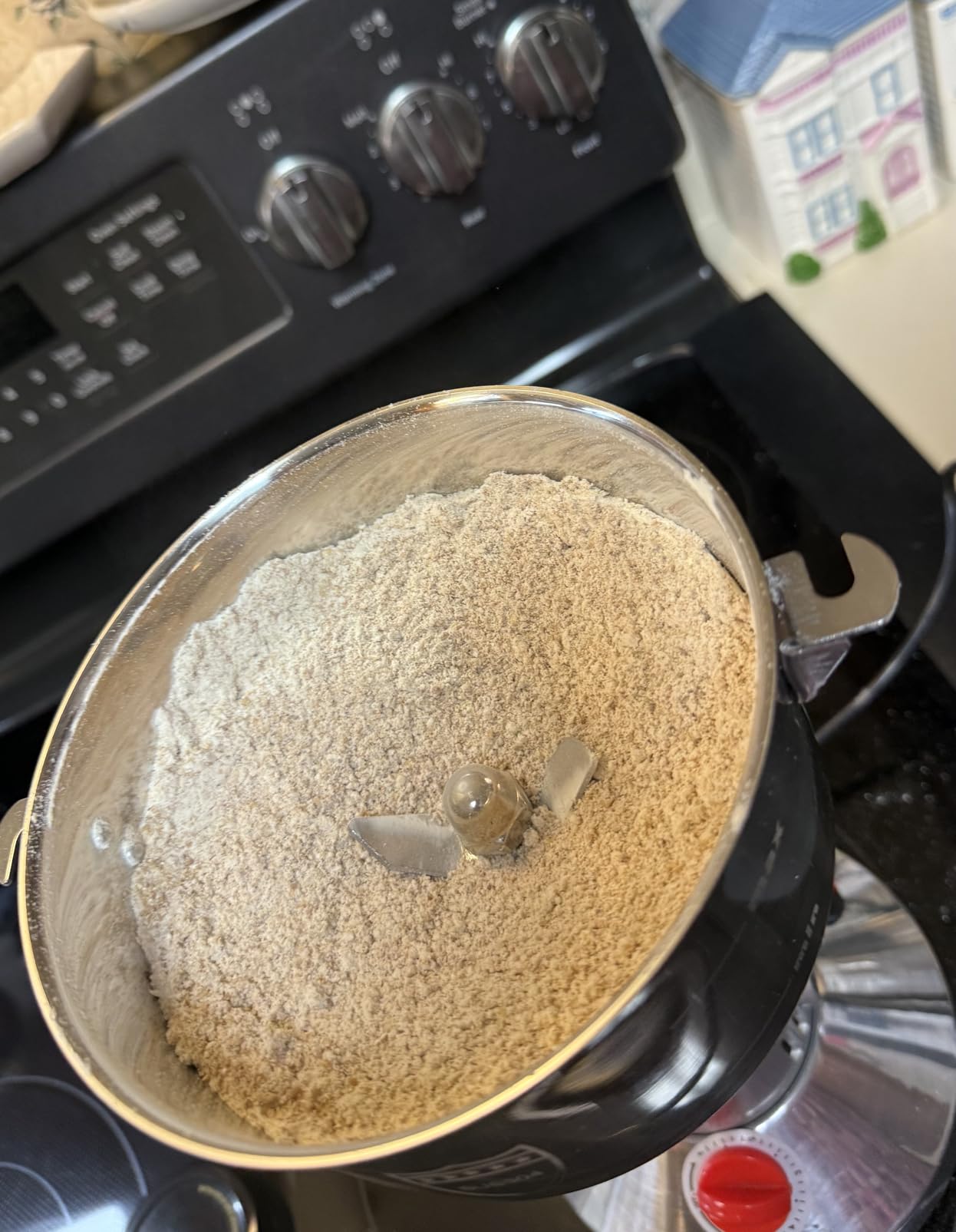 Electric Grain Mill Grinder - 2000W High-Speed 750g 304 Stainless Steel Professional Grain Mill & Spice Grinder for Kitchen and Coffee Shop customer photo 2