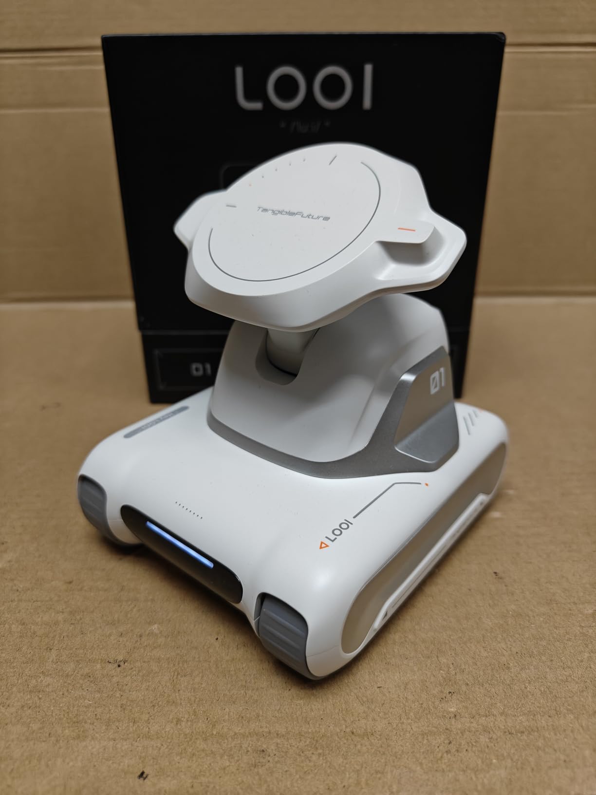 LOOI Robot-Starlight White-AI Desktop Companion, ChatGPT & Gemini Voice Interaction, Visual Understanding, Personality & Memory, 10W Wireless Charging customer photo 1