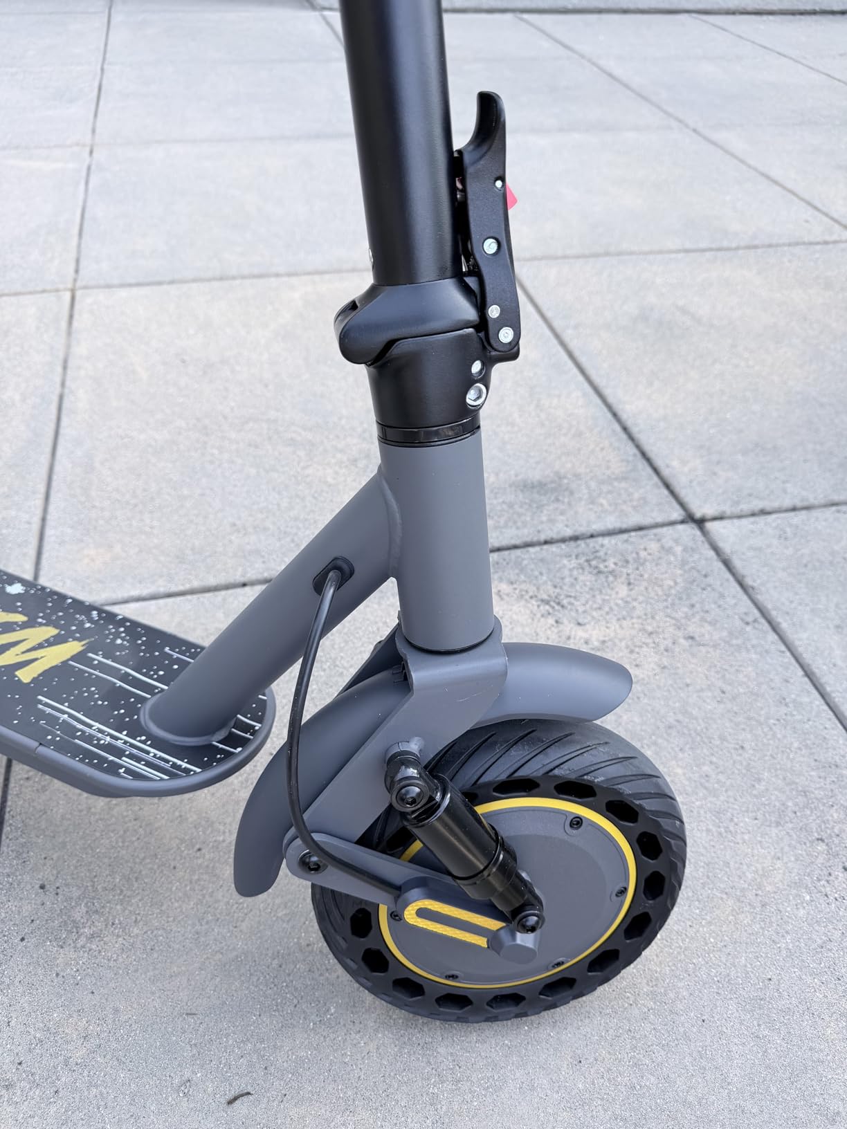 WERHY 10 Inches Electric Scooter, 500W Powerful Motor & 22 MPH Top Speed, 22-28Miles Long Range, Folding E Scooter with Dual Braking for Adults customer photo 1