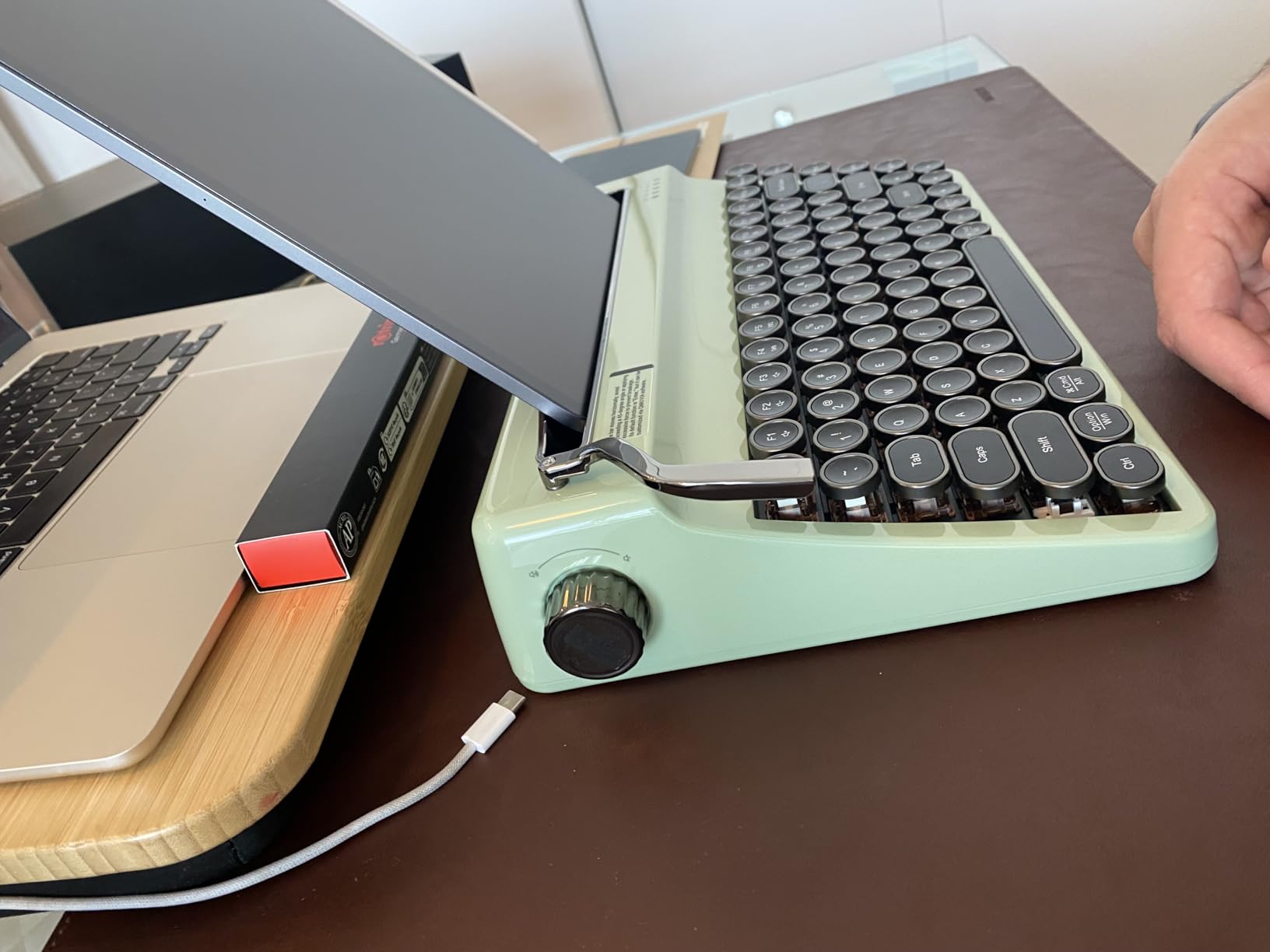 YUNZII QL75 Wireless Typewriter Hot Swap Retro Mechanical Keyboard, Punk Round Keycaps, RGB Backlit QMK/VIA Programmable, Multi-Device Keyboard with 2.4GHz/Type-C/BT5.0 customer photo 2