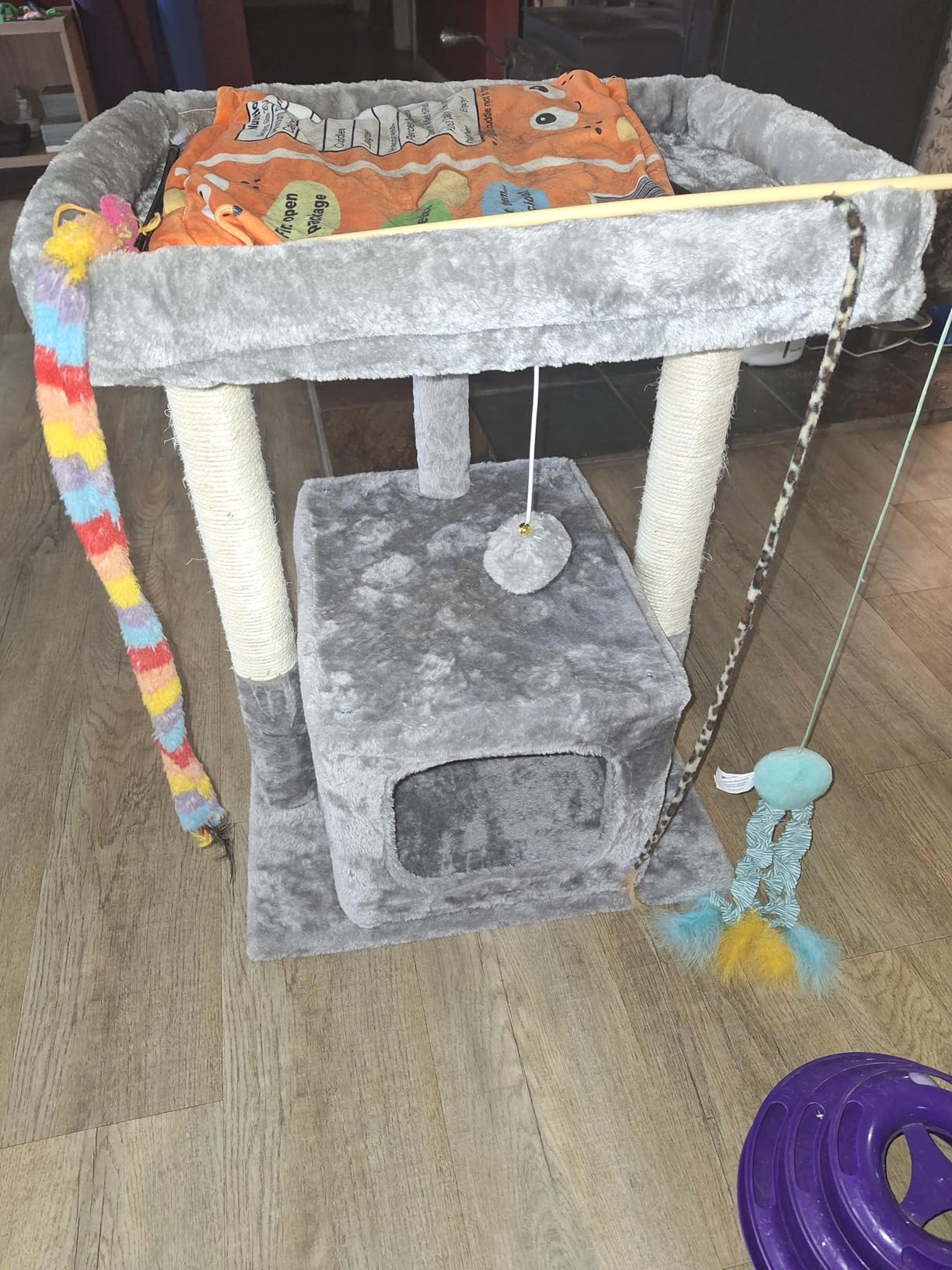 SYANDLVY 27IN Cat Tree for Indoor Cats Large Adult, Modern Activity Tower with Scratching Posts, Condo with Plush Perch, Climbing Stand with Spring Ball for Play, Grey customer photo 2