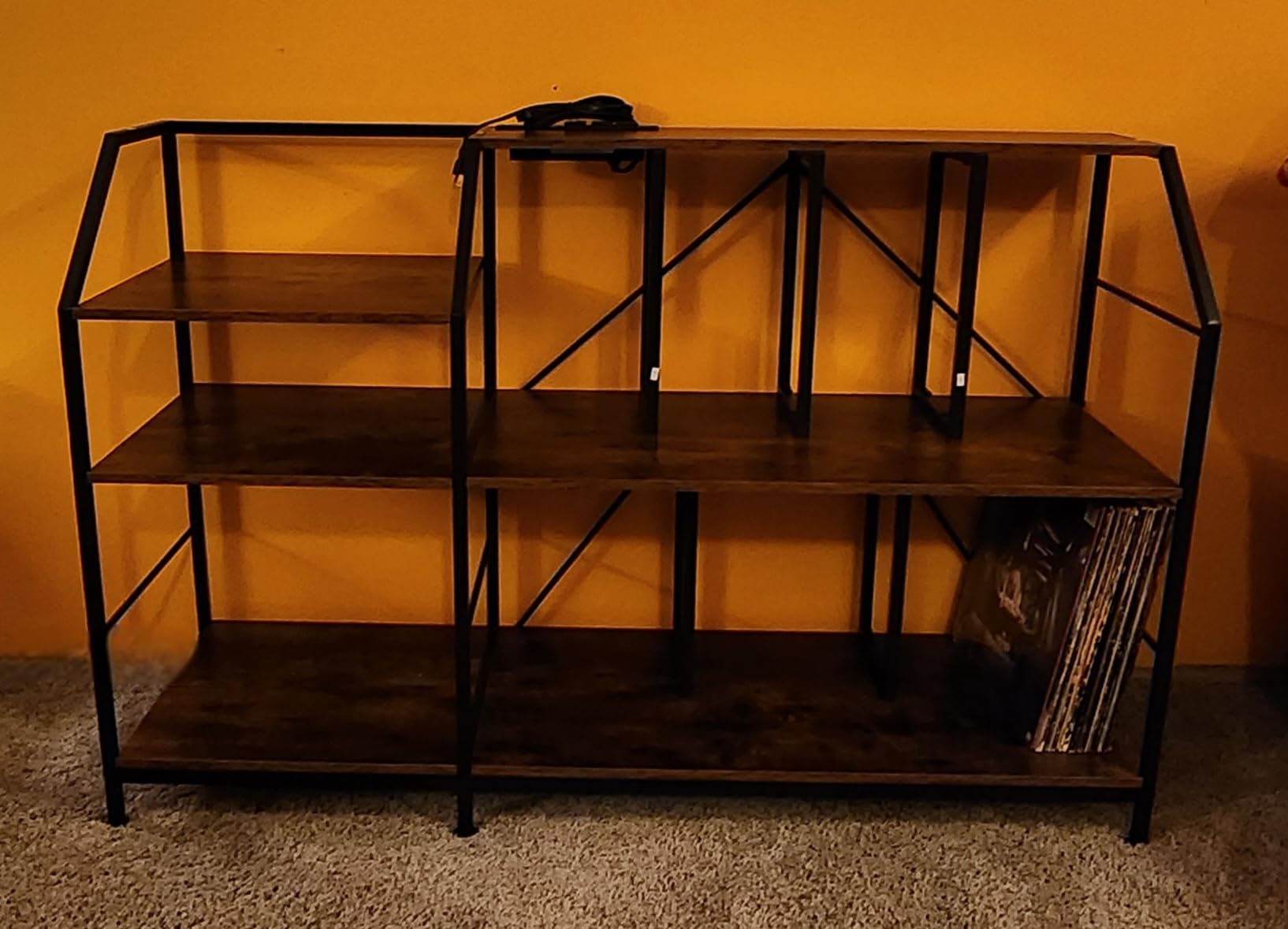 Faesun Large Record Player Stand with Vinyl Record Storage & Power Outlets, 500+ Albums Storage Cabinet, Sturdy 3-Tier Turntable Stand with Speaker Shelf, Easy Assembly, Vintage Brown customer photo 1