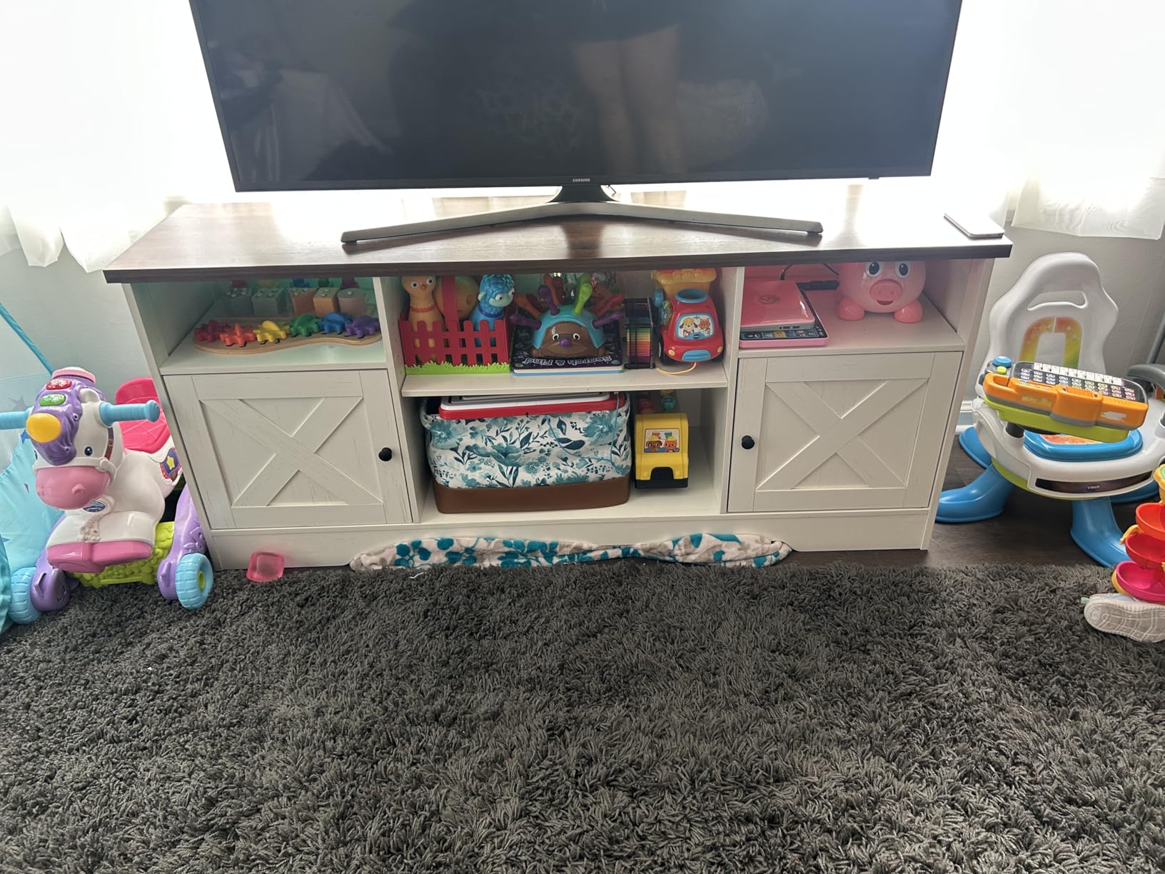 Casaottima TV Stand for 65 Inch TV, Farmhouse Entertainment Center with Power Outlet & LED Light and Storage Cabinets, Console Table and Media Furniture for Living Room Bedroom, White customer photo 2