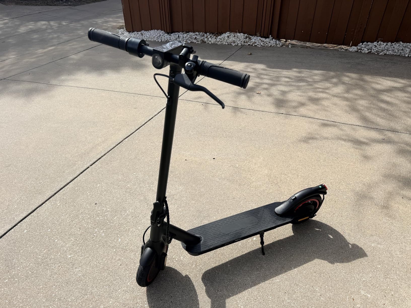 Electric Scooters - Electric Scooter Adults, 500W Motor, 18 MPH Top Speed, 8.5'' Tires, 21 Miles, Long Range Electric Scooter for Adults and Teens customer photo 2