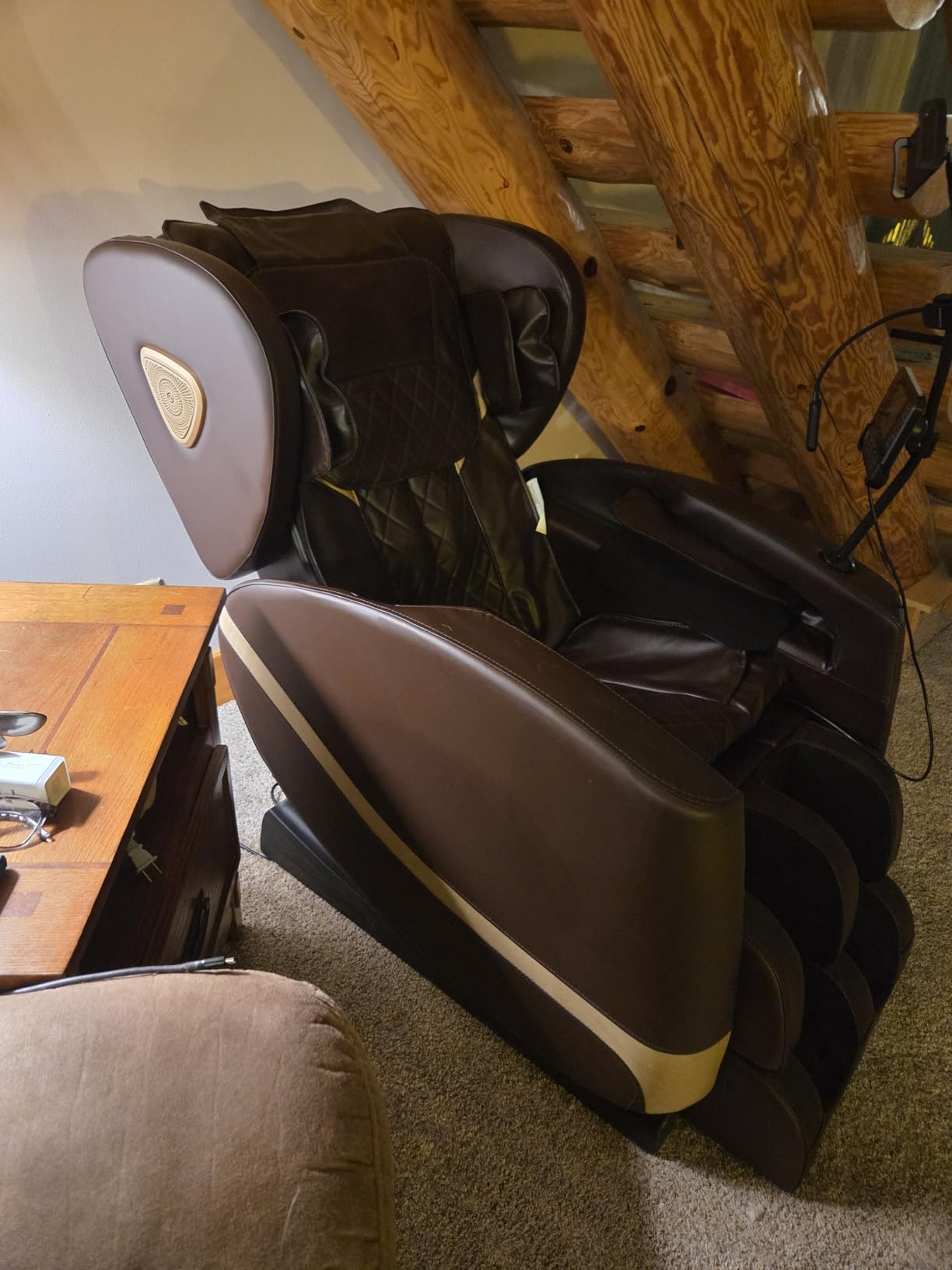 2026 Massage Chair Full Body, Zero Gravity Massage Chair with 10 Fix Rollers, Airbags, Heating, Foot Massage, Auto Modes, Bluetooth Speaker, Smart Screen Controller (Upgraded Version) customer photo 1