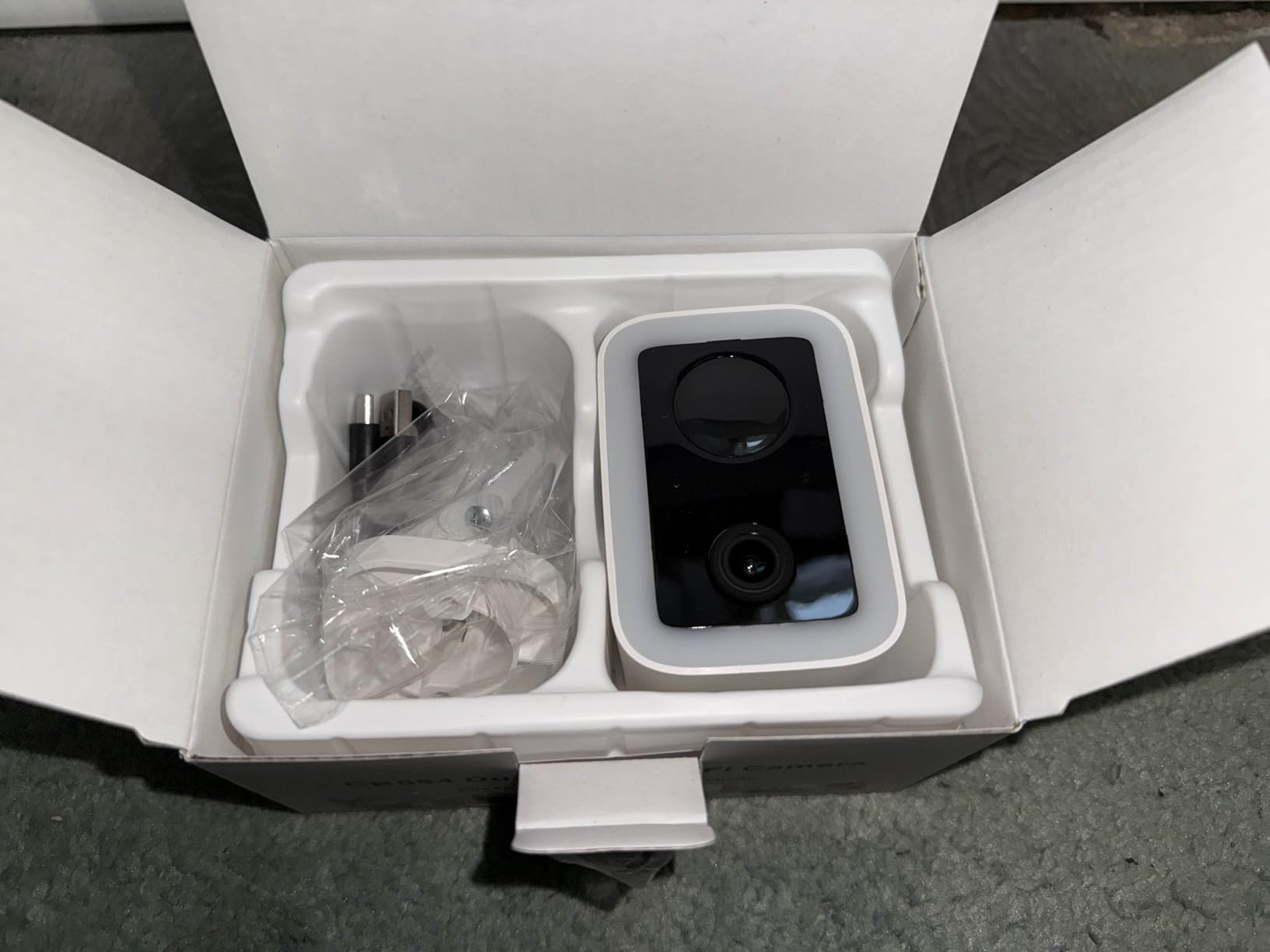 2K Security Cameras Wireless Outdoor, Free Cloud Storage, Integrated Spotlight & Siren, AI Motion Detection, 2-Way Audio, 1-6 Months Battery Life, Cameras for Home Security Support 5GHz WiFi, IP66 customer photo 1