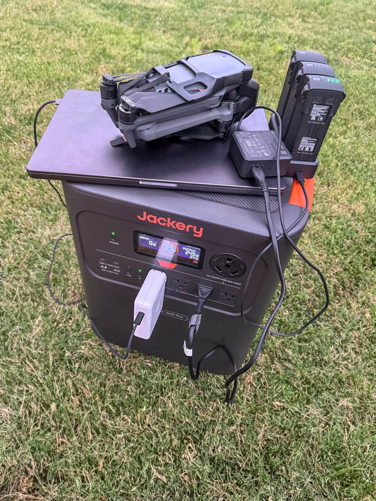 Jackery HomePower 3600 Plus Portable Power Station with 2x 200W Solar Panels, 3600W AC Output, 3584Wh LFP Solar Generator, Expandable up to 21kWh, Essential Home Backup customer photo 1