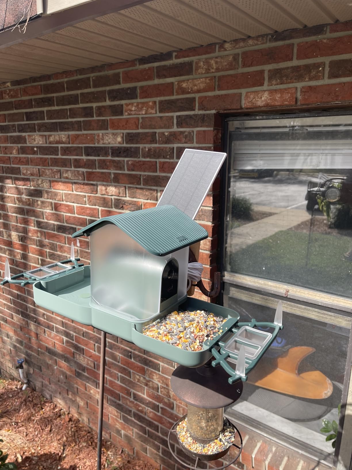 Dual-Lens Bird Feeder with Camera & Bird Bath Combo, Watch Birds Eat & Bathe with WiFi 2K HD Video, Auto Record, AI Recognition, APP Alerts, Solar Powered customer photo 2