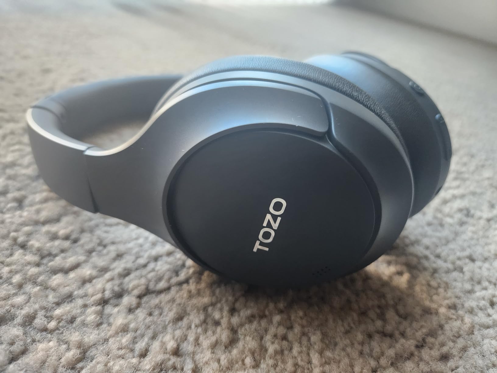TOZO HT3 Hybrid Noise Cancelling Headphones, 90H Battery Life Wireless Over Ear Bluetooth 6.0 Foldable Headset, AI Voice Assistant with 5 Mics, Connect 2 Devices and Hi-Res Sound, 32 EQ Audio Presets customer photo 2