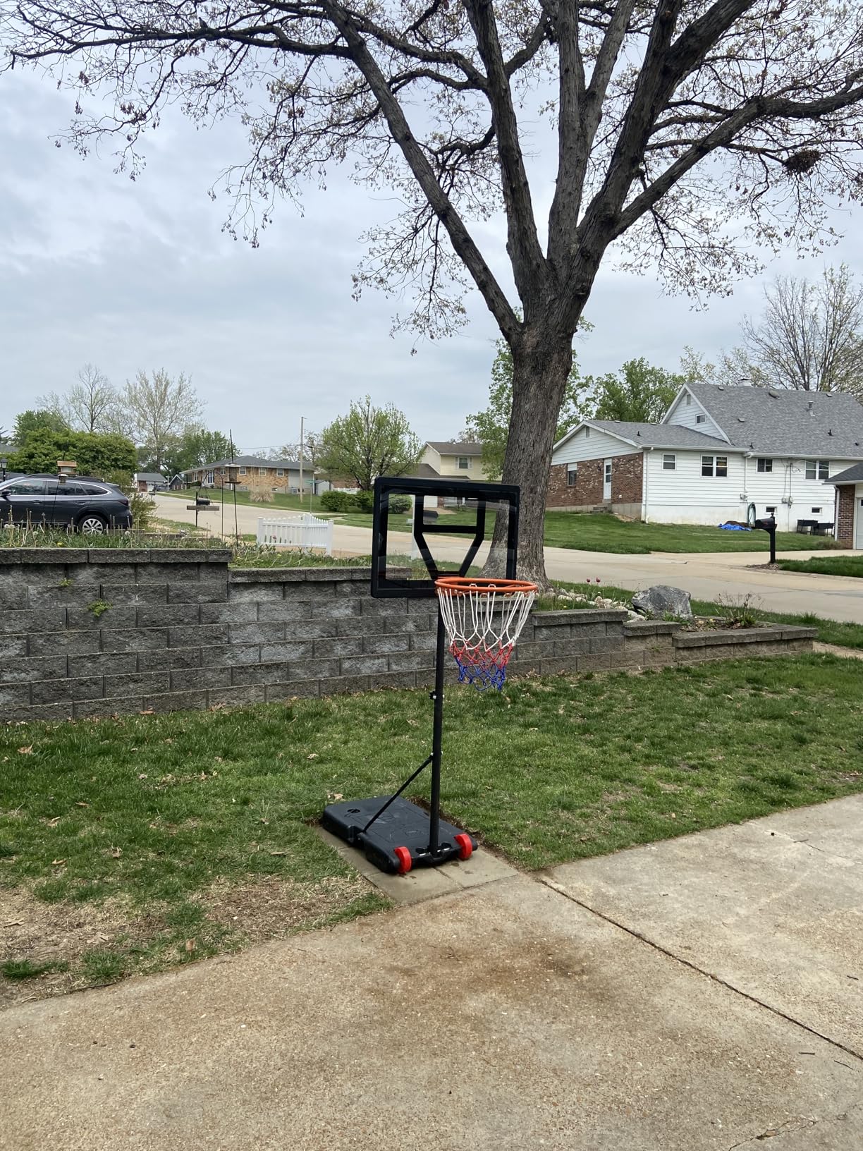 Yohood Kids Basketball Hoop Outdoor Height Adjustable 3-7 FT, Portable Basketball Goal System for Kids Youth Teens customer photo 2