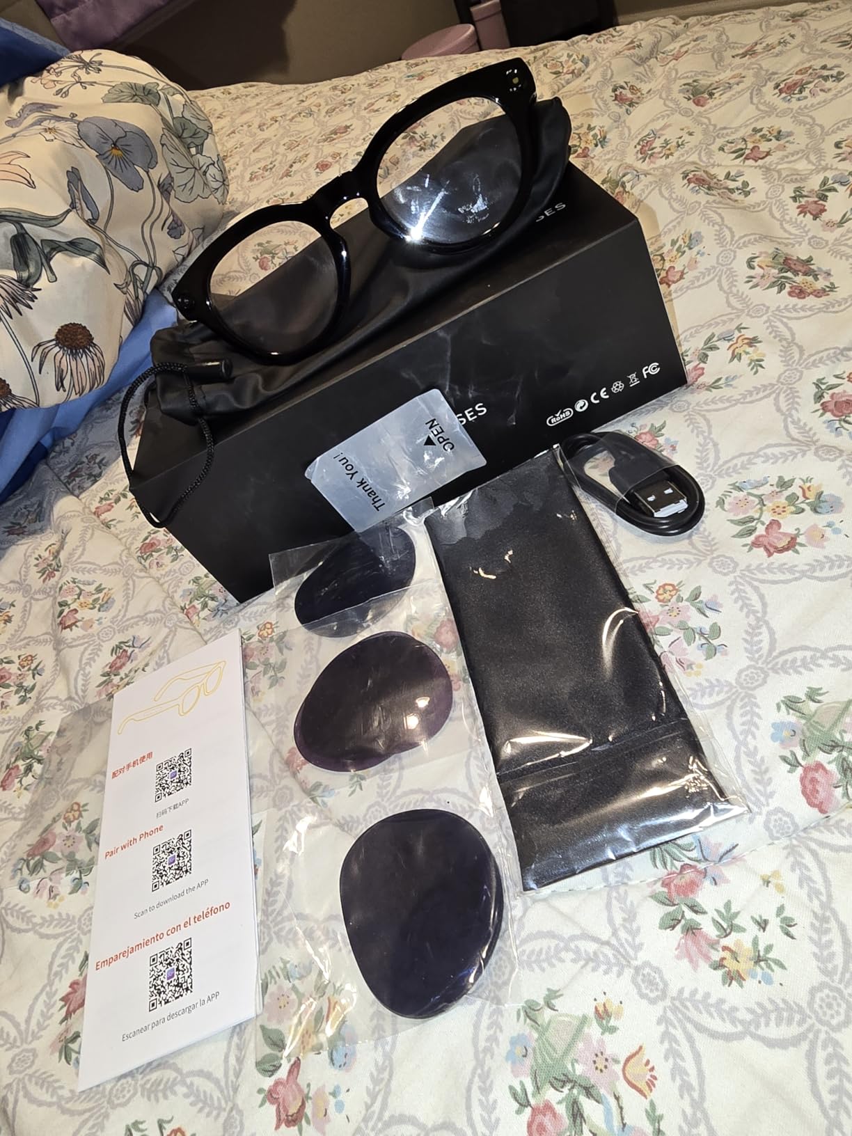 AI Smart Glasses with Camera, 2K Camera Glasses,12MP Video Recording Glasses, Real Time Translation, AI Voice Assistant,Sunglasses with 3 Pack Lenses - Photochromic Lenses,Purple and Blue Lenses customer photo 2