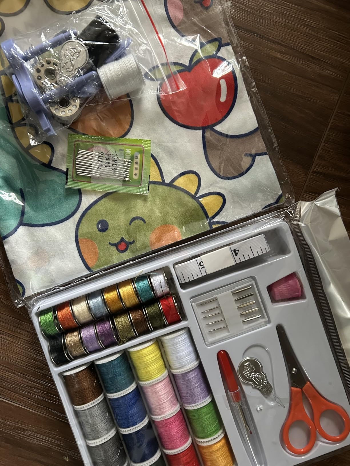 Sewing Machine for Beginners with 20Pcs Fabric & 32Pcs Sewing Threads Kit, Portable Sewing Machine with 12 Built-in Stitches & 2 Speed(High-Low Speeds)-BW724 customer photo 2