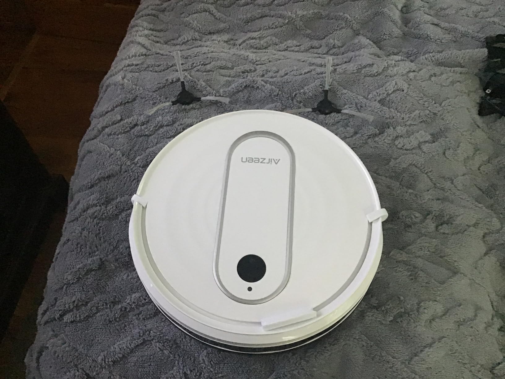 Airzeen Robot Vacuum and Mop - 4000Pa Powerful Suction, APP/Alexa Control, 3-in-1 Cleaning Solution with Auto Self-Charging, Perfect for Pet Hair, Carpets, and Hard Floors customer photo 1
