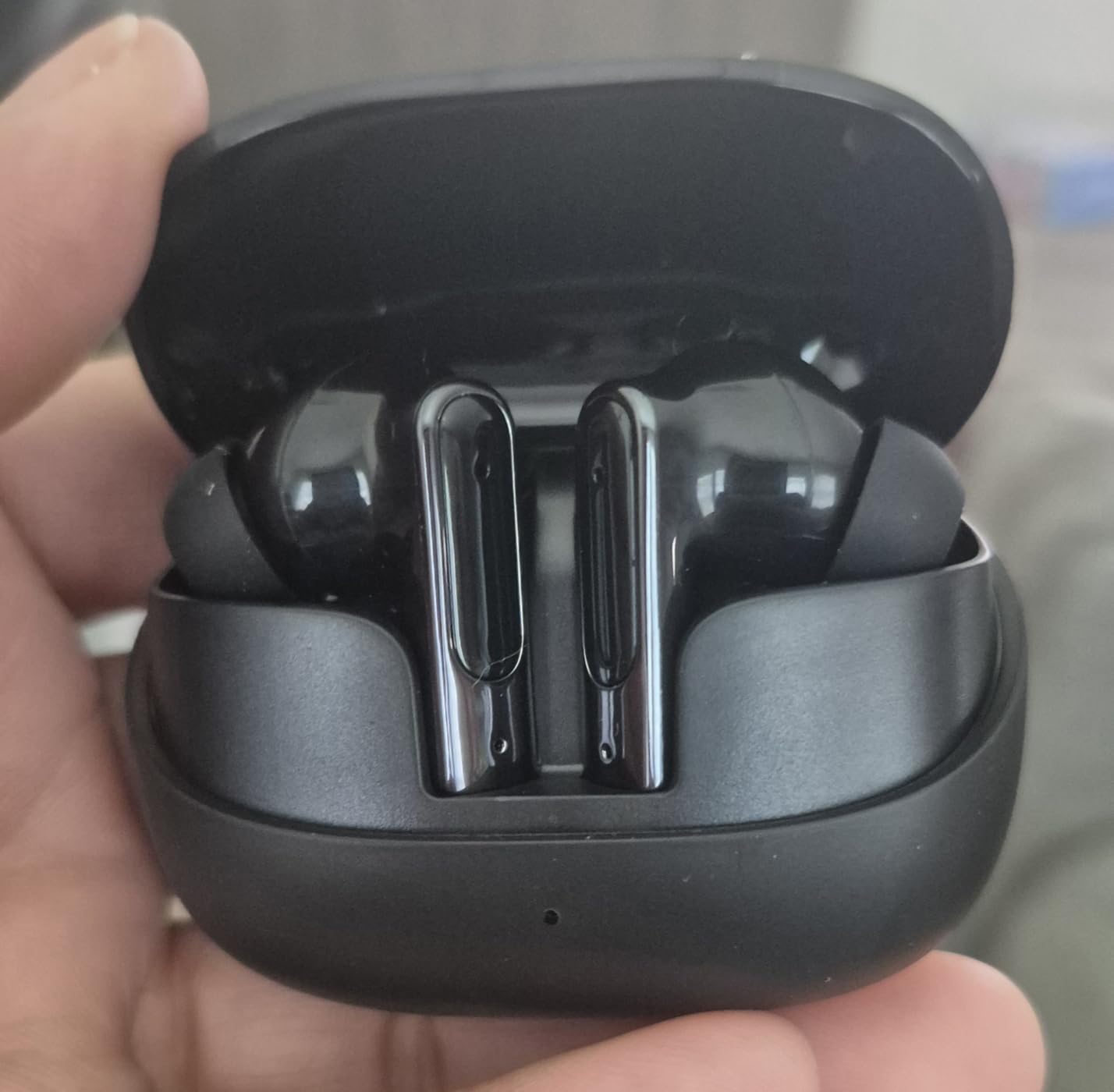 Hearing Aids for Seniors, Rechargeable OTC Hearing Aids with Noise Reduction, Providing Clear Sound Quality and Comfortable Wearing for Adults Hearing Loss, Invisible In-Ear Design (Light White) customer photo 2