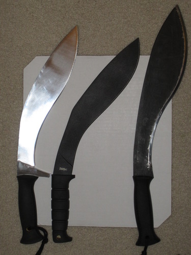 Smith & Wesson Outback SWBH 17in Full Tang Kukri with an 11.9in Stainless Steel Blade and Rubber Handle for Outdoor, Tactical, Survival and EDC customer photo 1