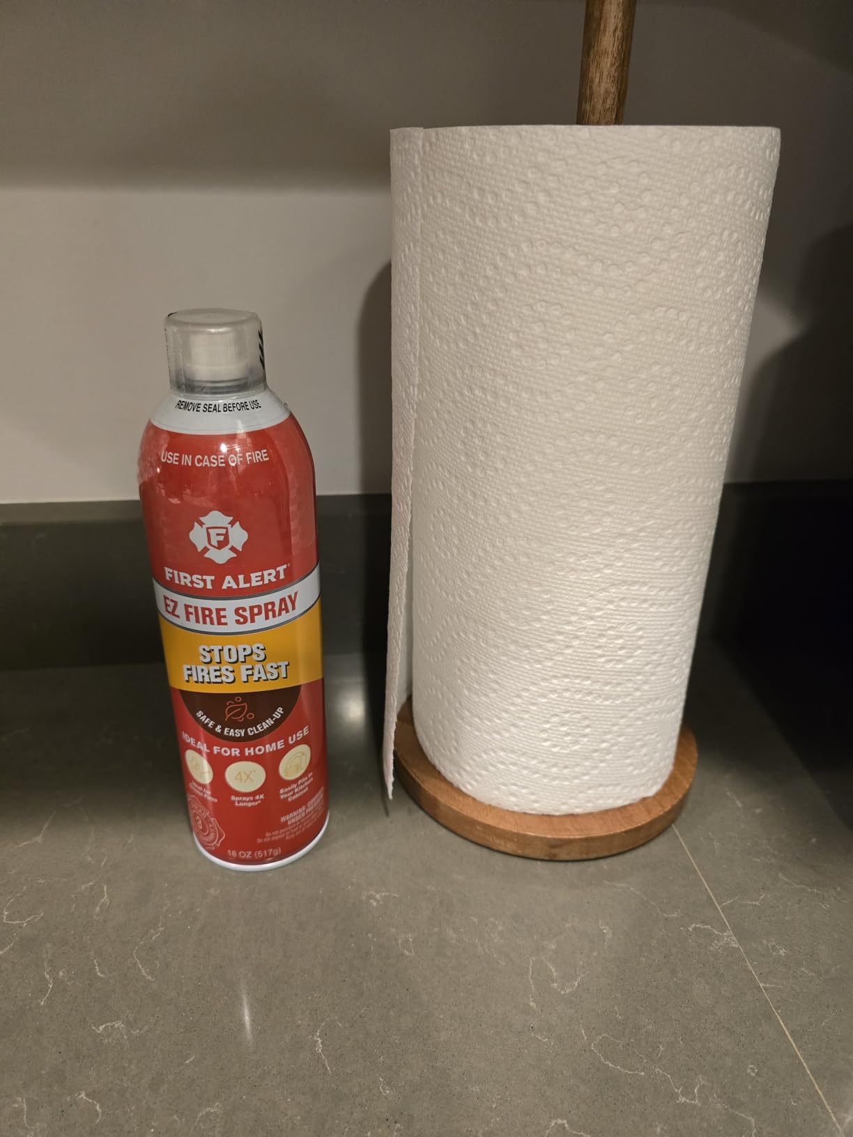 First Alert EZ Fire Spray, Extinguishing Aerosol Spray, AF400 Red 18 Ounce customer photo 1