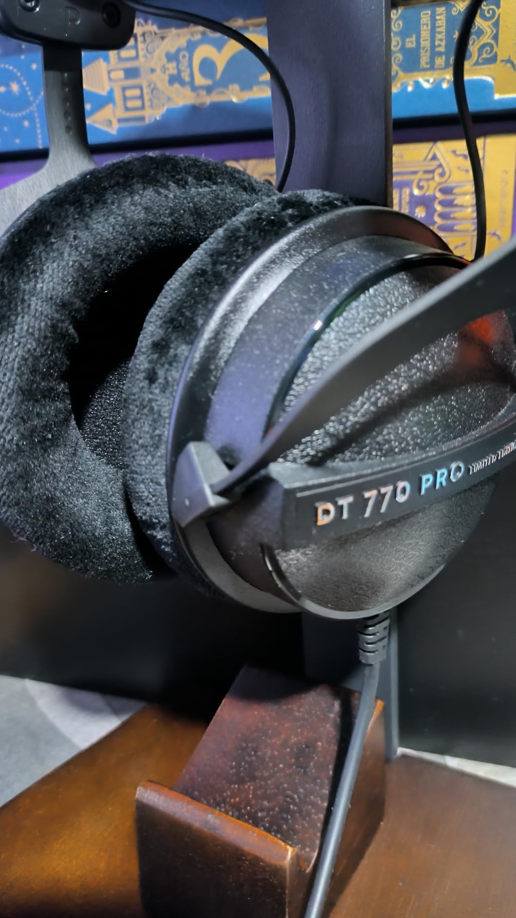 beyerdynamic DT 770 PRO 80 Ohm Over-Ear Studio Headphones in Gray. Enclosed Design, Wired for Professional Recording and Monitoring customer photo 2