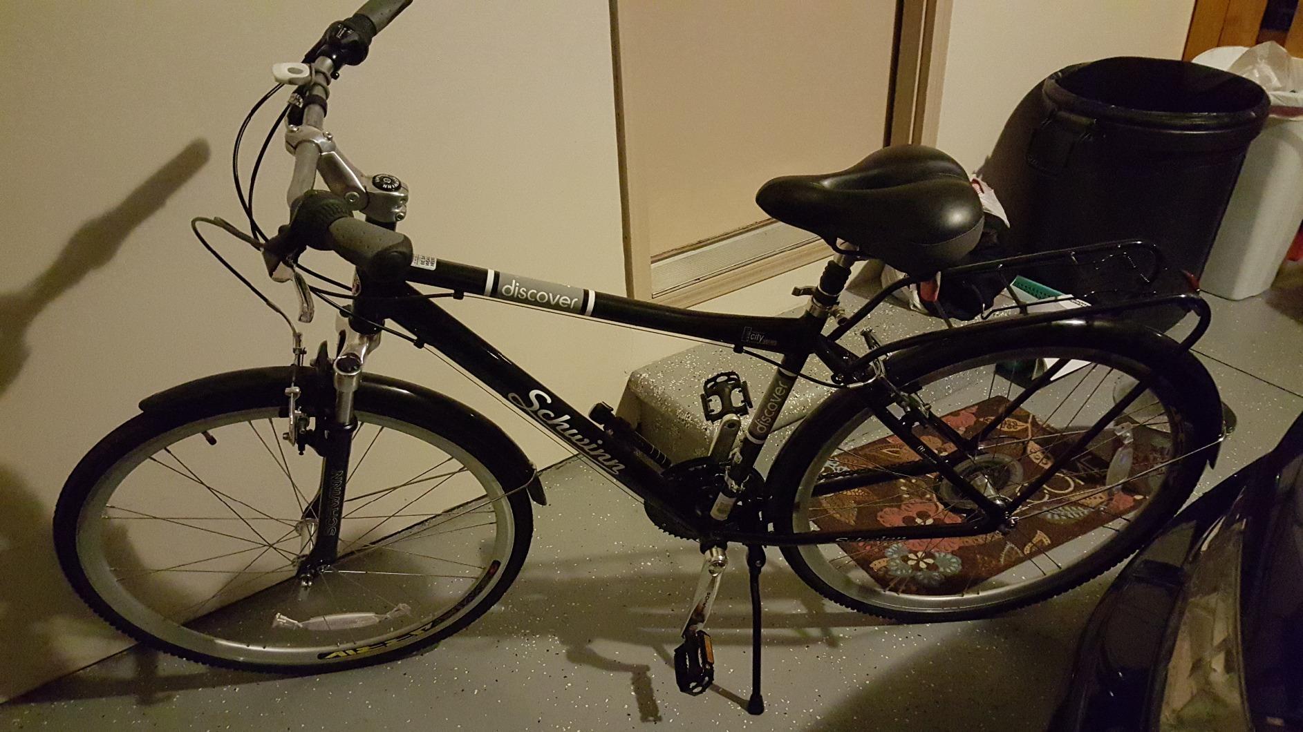 Schwinn Discover Hybrid Bike, Men's and Women's, 700c Wheels, 21-Speed, Step-Through or Step-Over Frame, Full Fenders, Rear Cargo Rack customer photo 1