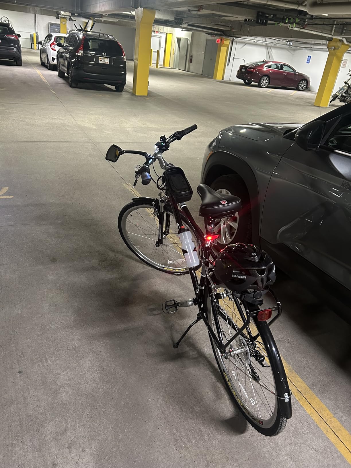 Schwinn Discover Hybrid Bike, Men's and Women's, 700c Wheels, 21-Speed, Step-Through or Step-Over Frame, Full Fenders, Rear Cargo Rack customer photo 2