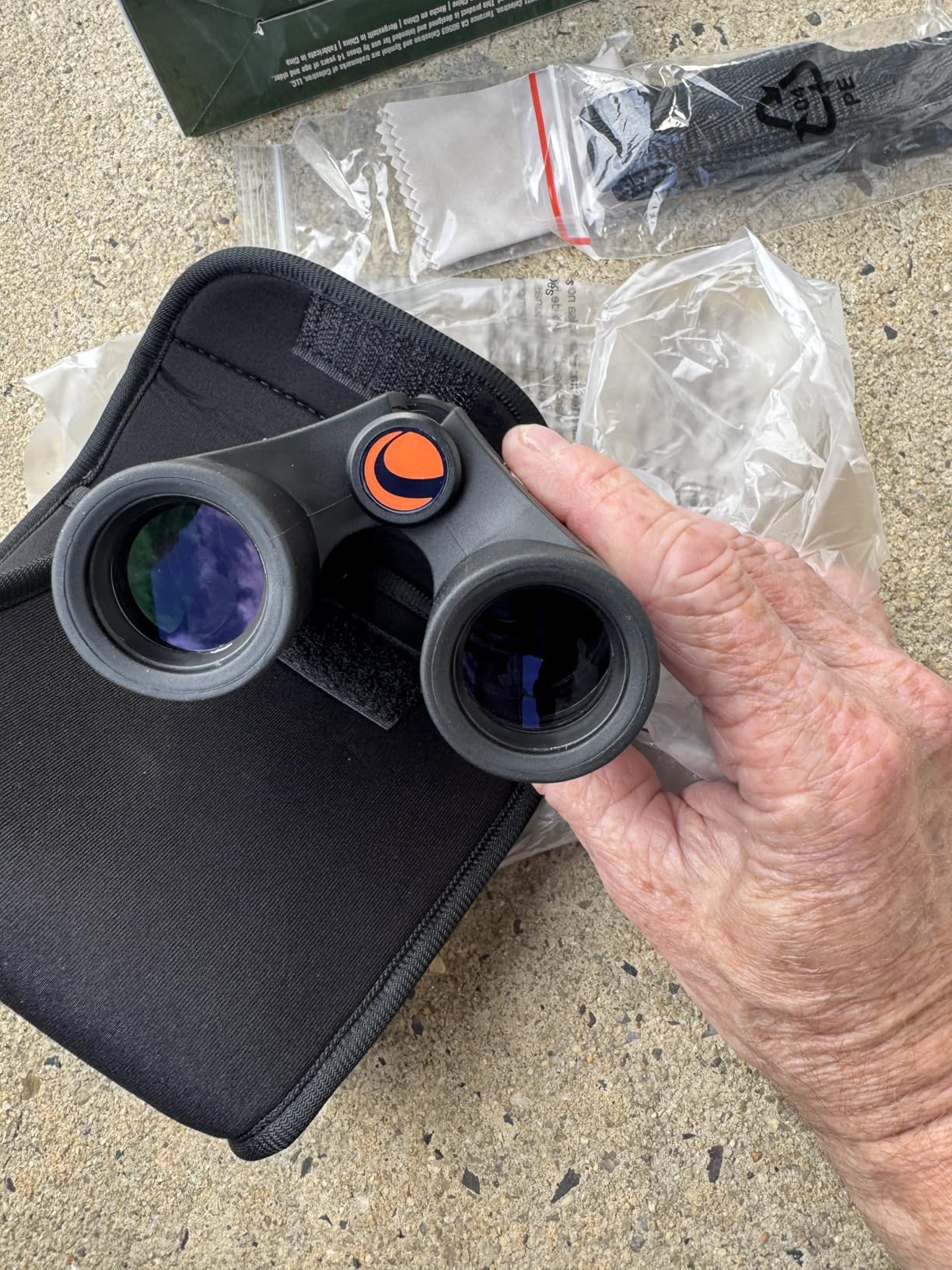 Celestron Outland X 8x25 Binoculars - Ideal for Birding and Outdoors - BaK-4 Prisms - Multi-Coated - Waterproof and Fogproof customer photo 1