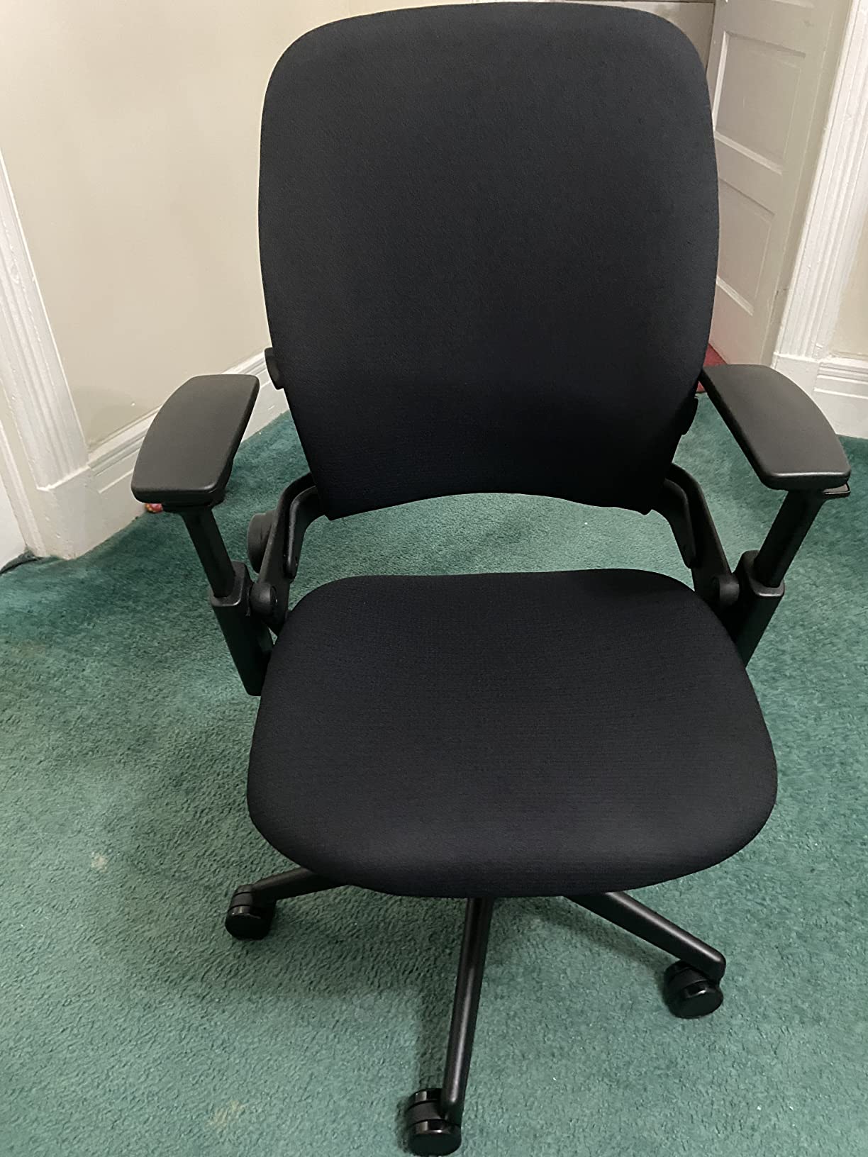 Steelcase Leap Office Chair - Seven Points of Adjustability - Ergonomic Back Support Chair - Lumbar Support - 4D Adjustable Arms customer photo 1