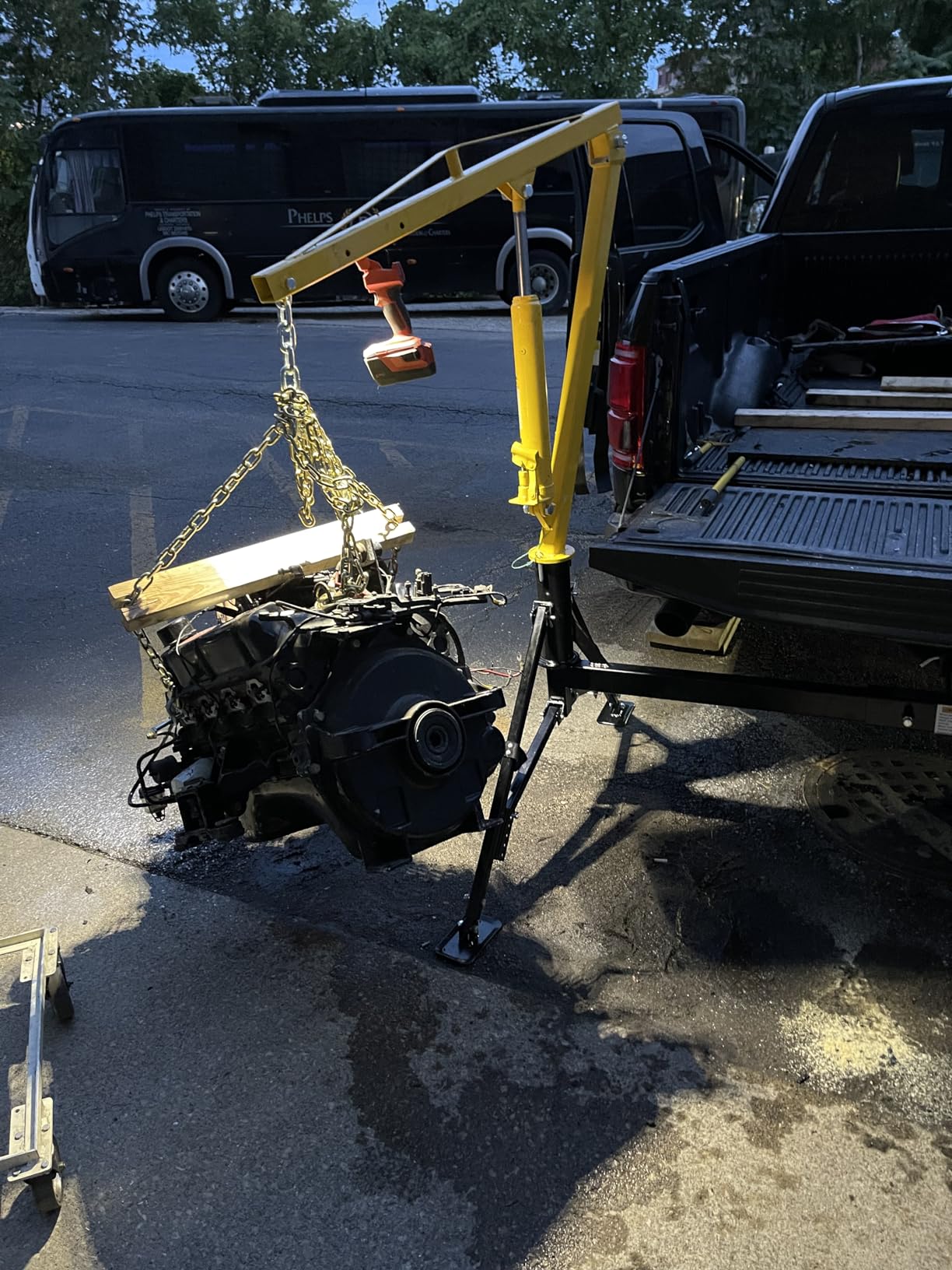 MaxxHaul 70238 Hydraulic Receiver Hitch Mounted Crane - 1000 lb. Capacity - Portable Swivel Pickup Truck Hoist with 360° Rotation and Adjustable Support Legs - Fits 2