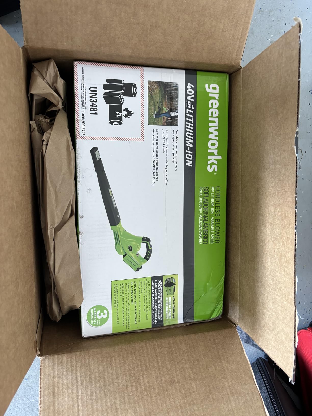 Greenworks 40V Leaf Blower/Sweeper, 150 MPH / 135 CFM, Lightweight, Quiet, with 2.0 Ah Battery and Charger, Perfect for Residential Lawn Care customer photo 1