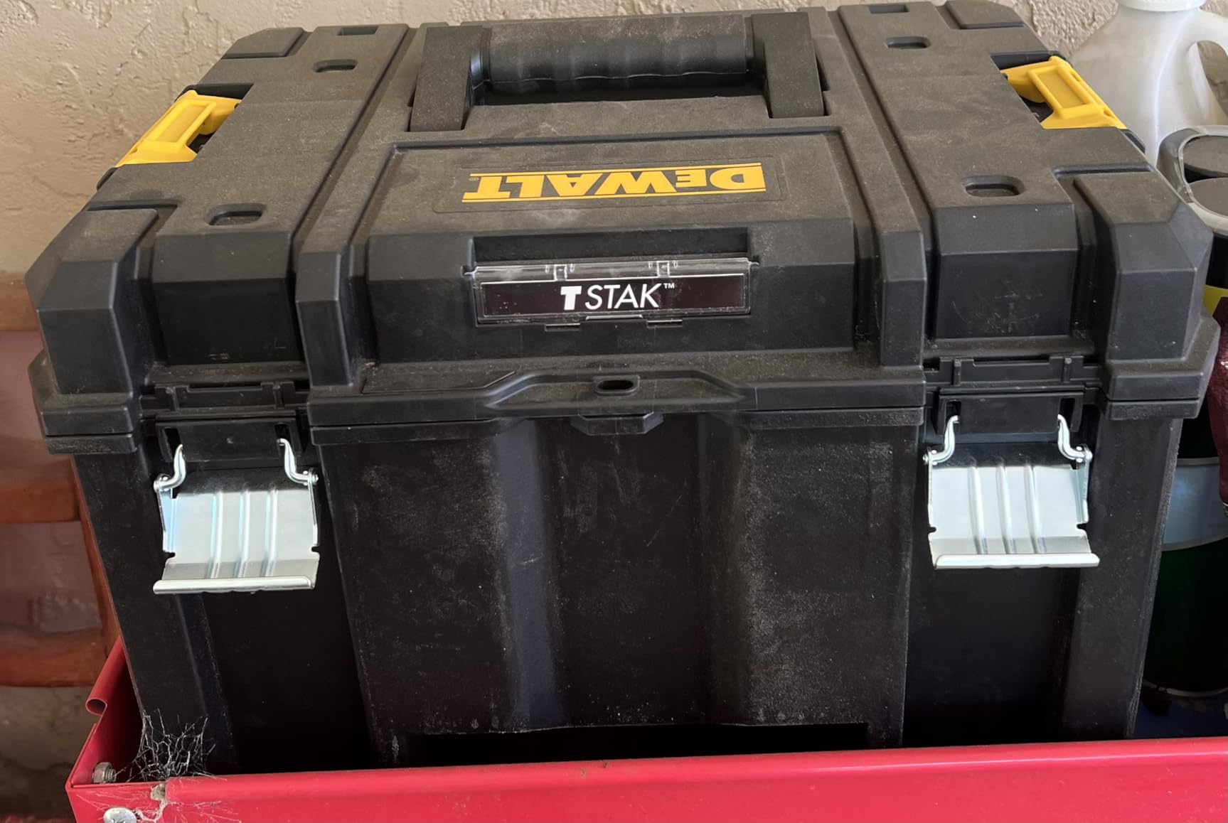 DEWALT TSTAK Tool Box, Extra Large Design, Removable Tray for Easy Access to Tools, Water and Debris Resistant customer photo 2