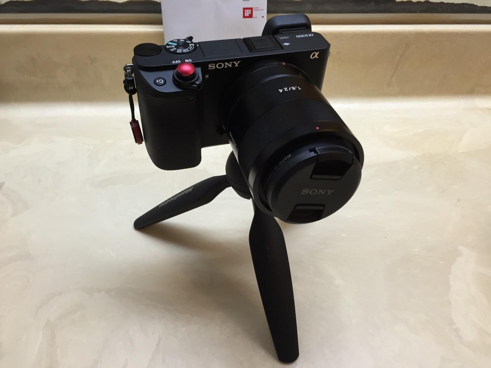 Manfrotto MTPIXI-B PIXI Mini Tripod, Black customer photo 1