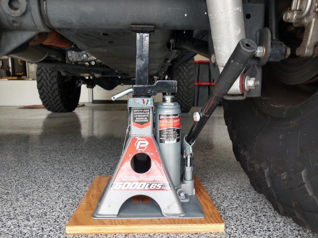 Powerbuilt 3 Ton, Bottle Jack and Jack Stands in One, 6000 Pound Capacity, All-in-One Car Lift customer photo 1
