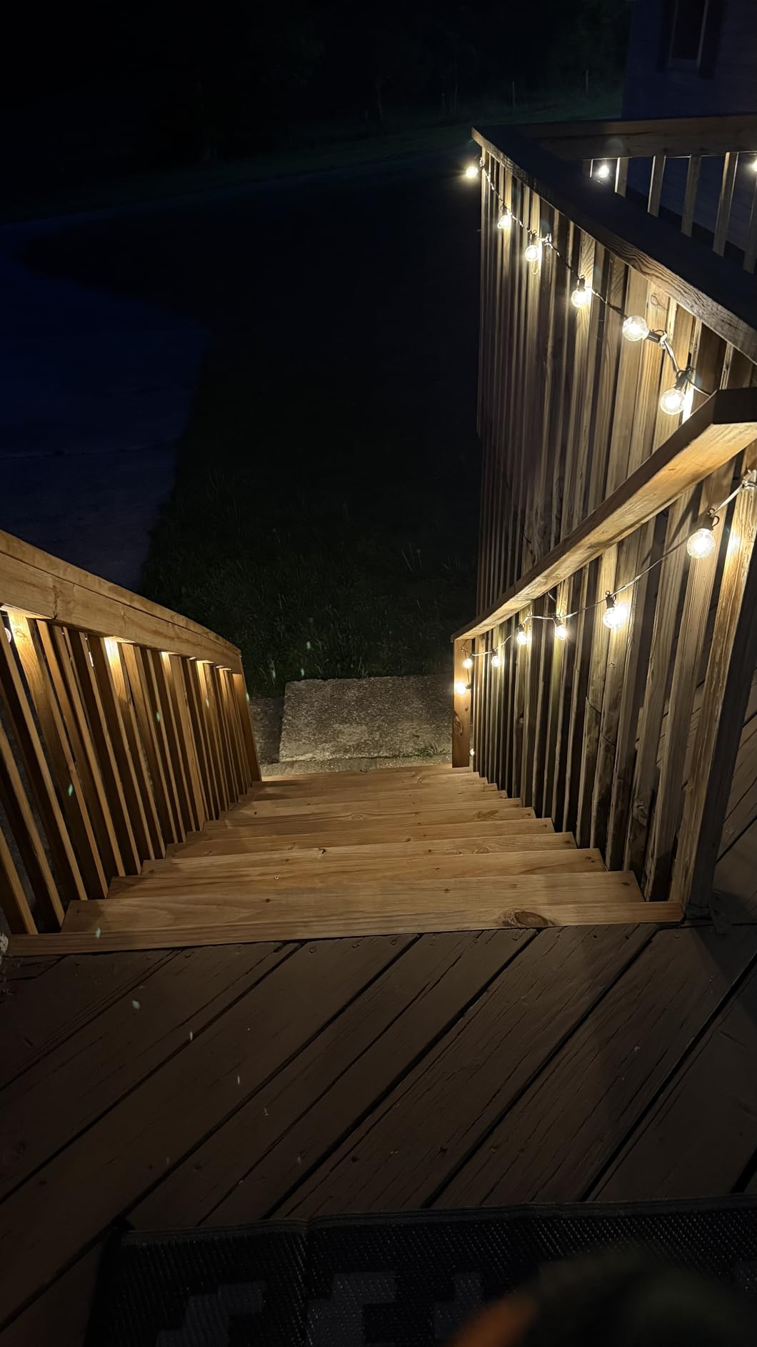 Brightown Outdoor String Lights 29 Feet G40 LED Patio Lights, Plug-in, 13 Plastic Edison Bulbs(1 Spare), Waterproof Connectable Hanging Light for Backyard Porch Balcony Party Decor, E12 Base, Black customer photo 1