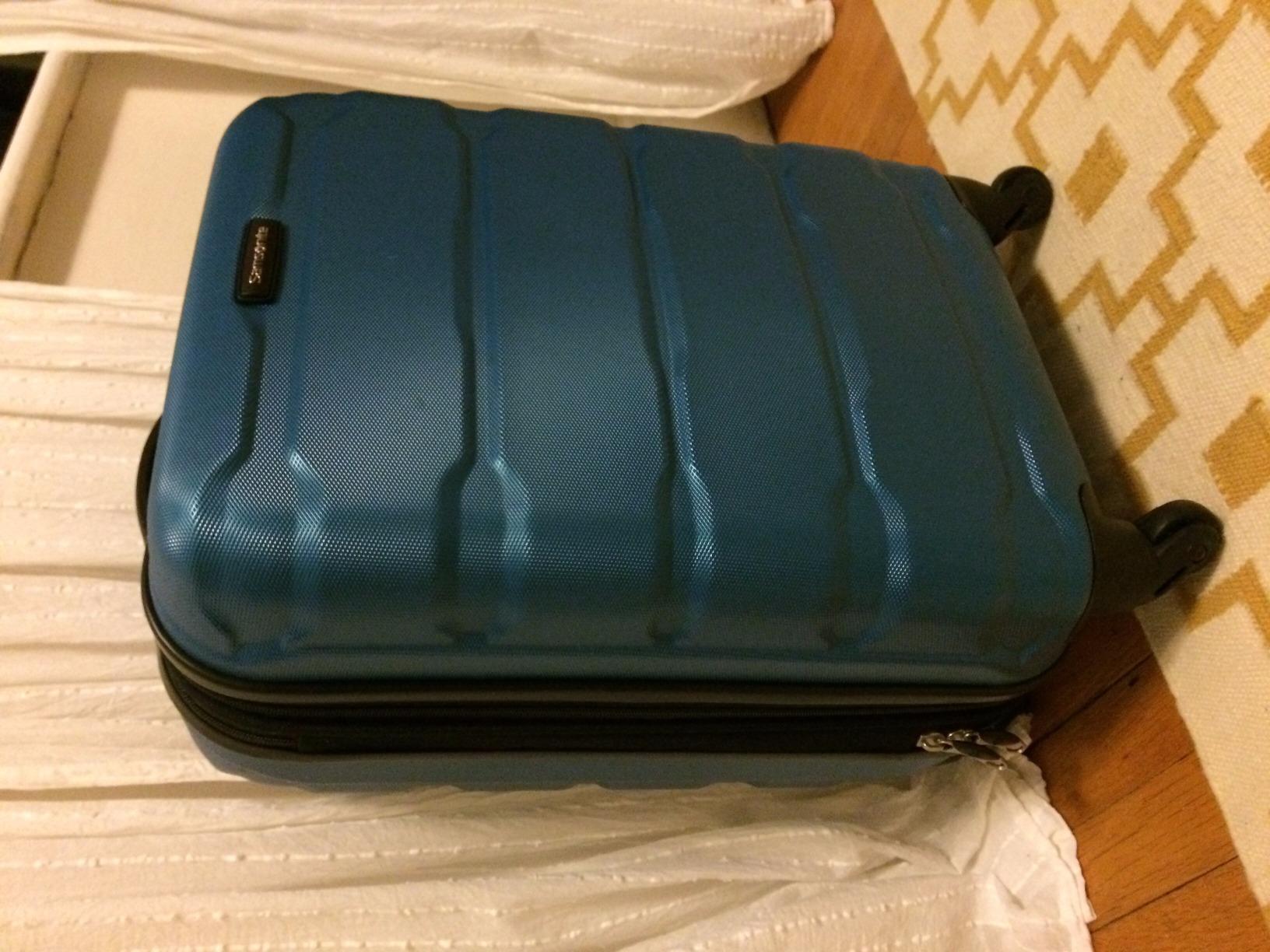 Samsonite Omni PC Hardside Expandable Luggage with Spinner Wheels, Caribbean Blue, Checked-Medium 24-Inch customer photo 2