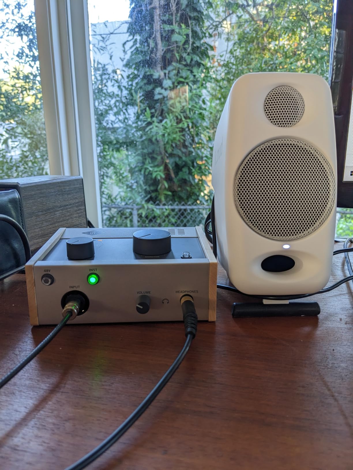 IK Multimedia iLoud Micro Monitor 50 watt Portable Wireless Bluetooth Studio Reference Monitors, Dual Speakers customer photo 1