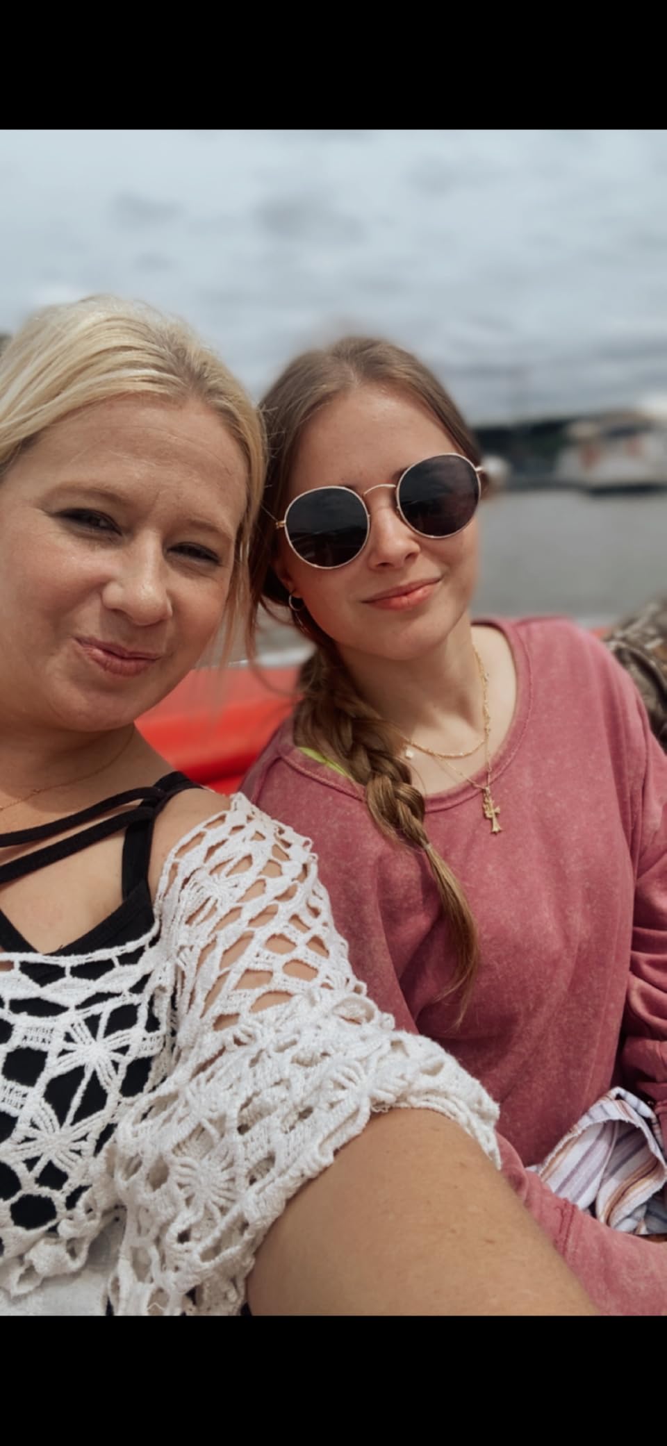 WearMe Pro - Reflective Lens Round Trendy Sunglasses customer photo 2