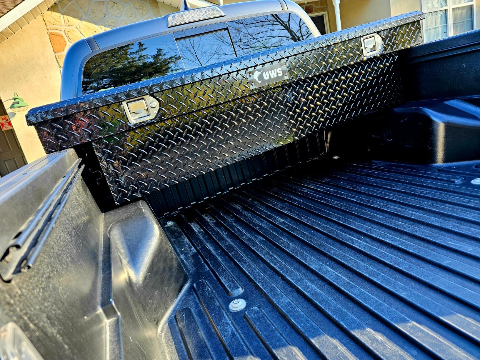 UWS EC10322 63-Inch Gloss Black Heavy-Wall Aluminum Truck Tool Box, RigidCore Lid customer photo 2