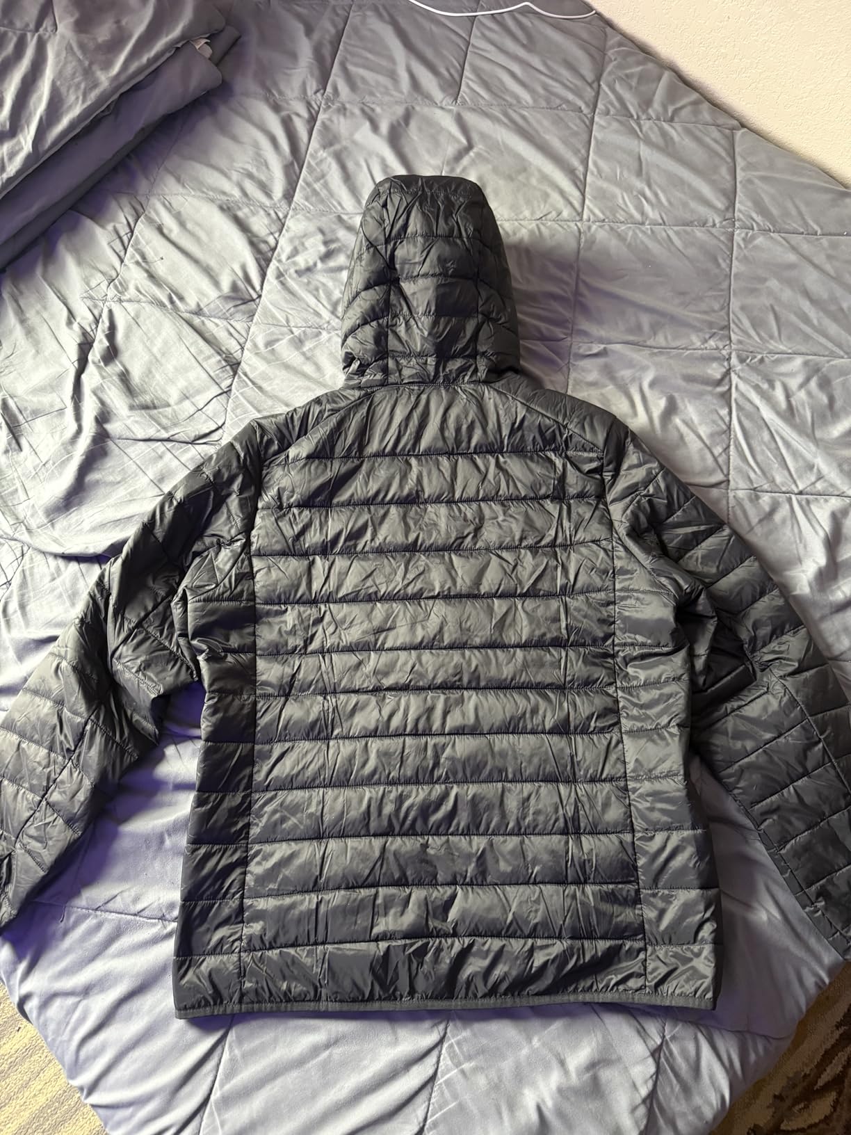 Men's Lightweight Water-Resistant Packable Hooded Puffer Jacket customer photo 1