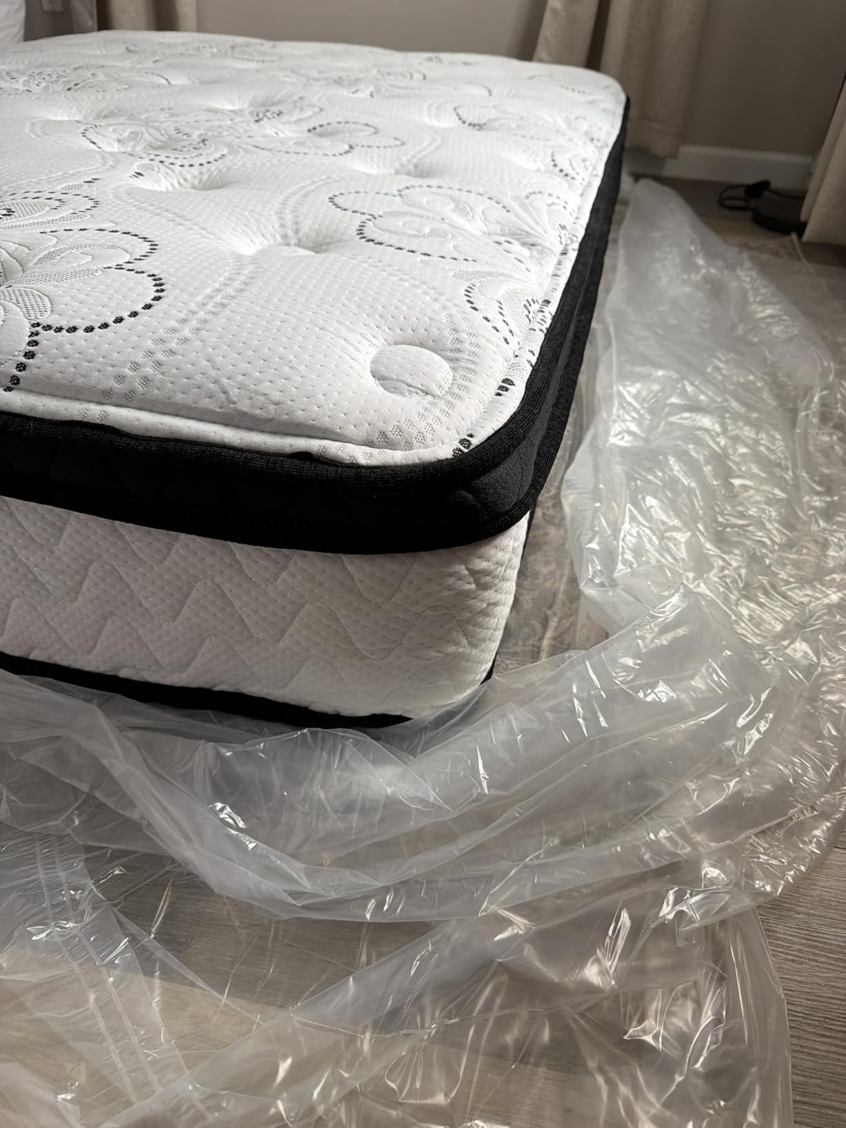 Signature Design by Ashley Chime 12 Inch Hybrid Full Mattress, Memory Foam with Lumbar Support, High-Density Foam & Pocketed Coils for Comfort & Back Support, Mattresses in a Box, Full Size customer photo 1