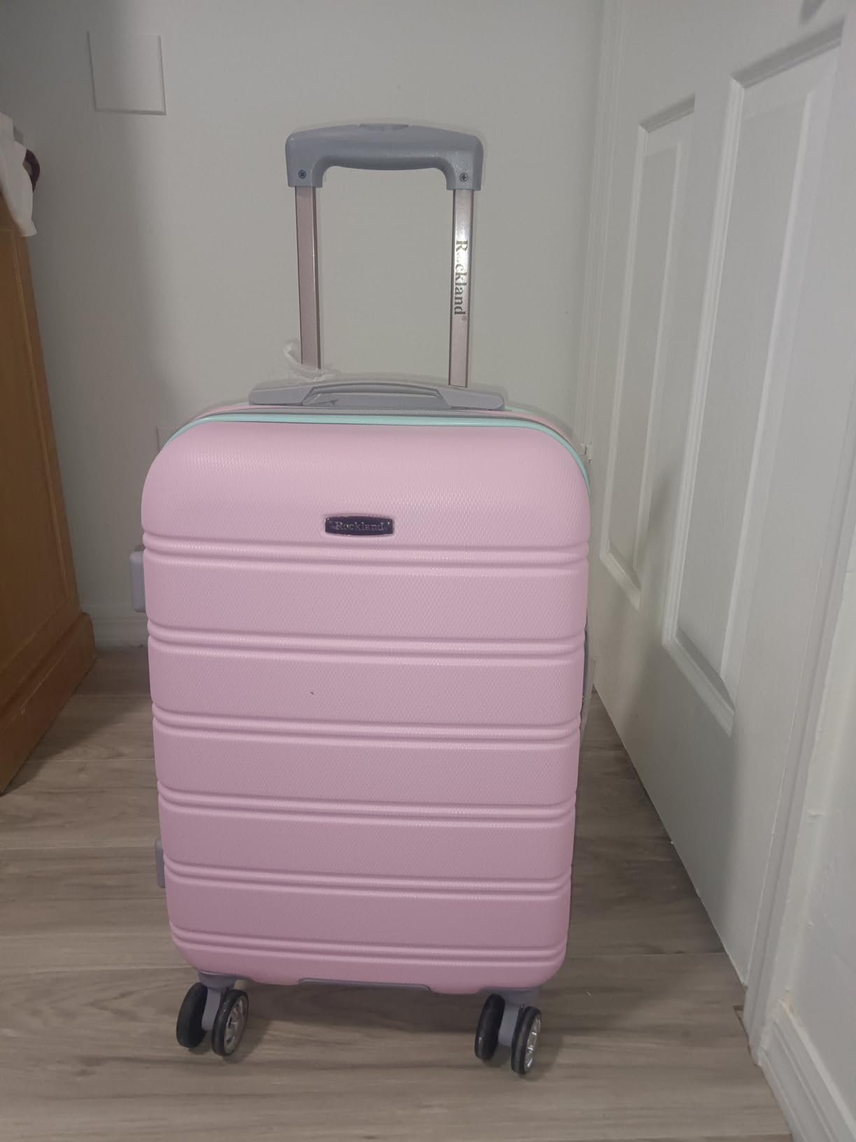 Rockland Melbourne Hardside Expandable Spinner Wheel Luggage, Checked Large 28