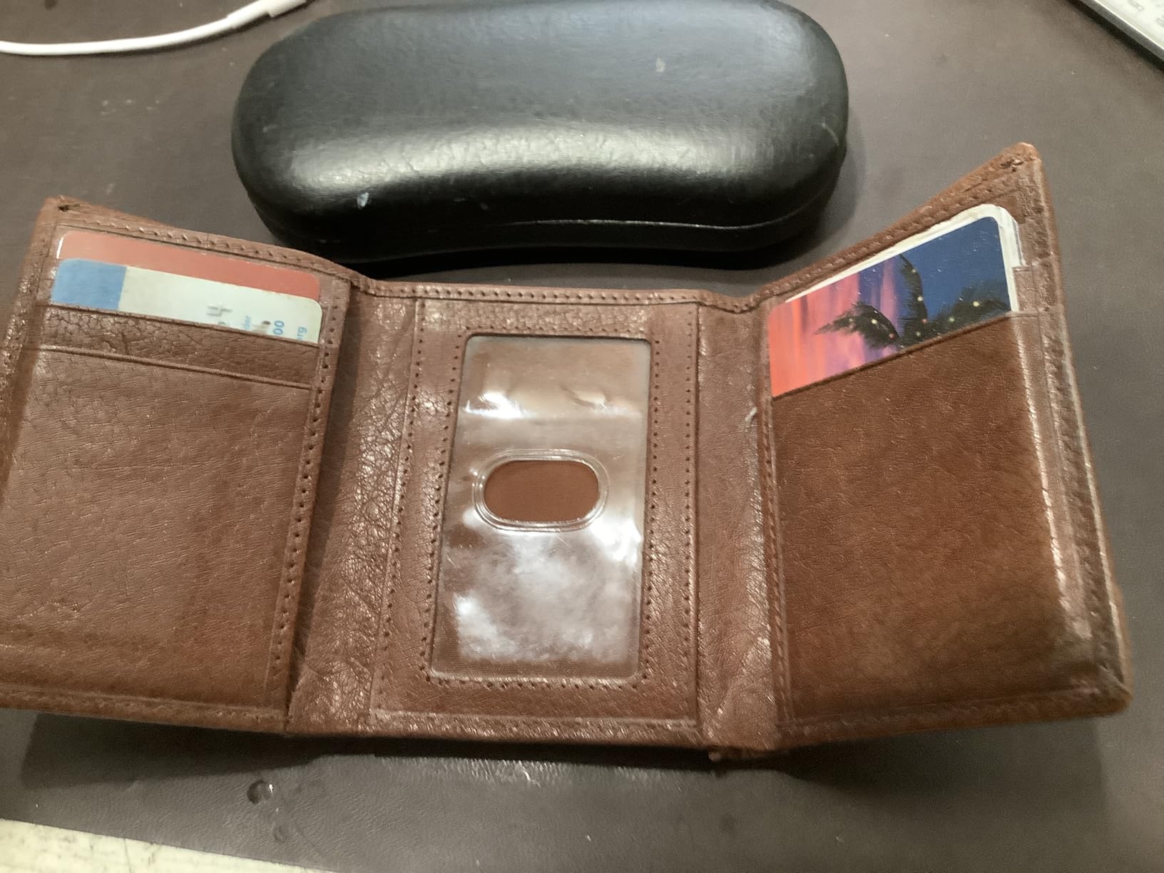 Best Leather Men's RFID Trifold Wallet With ID Great Outdoor Wallet customer photo 1